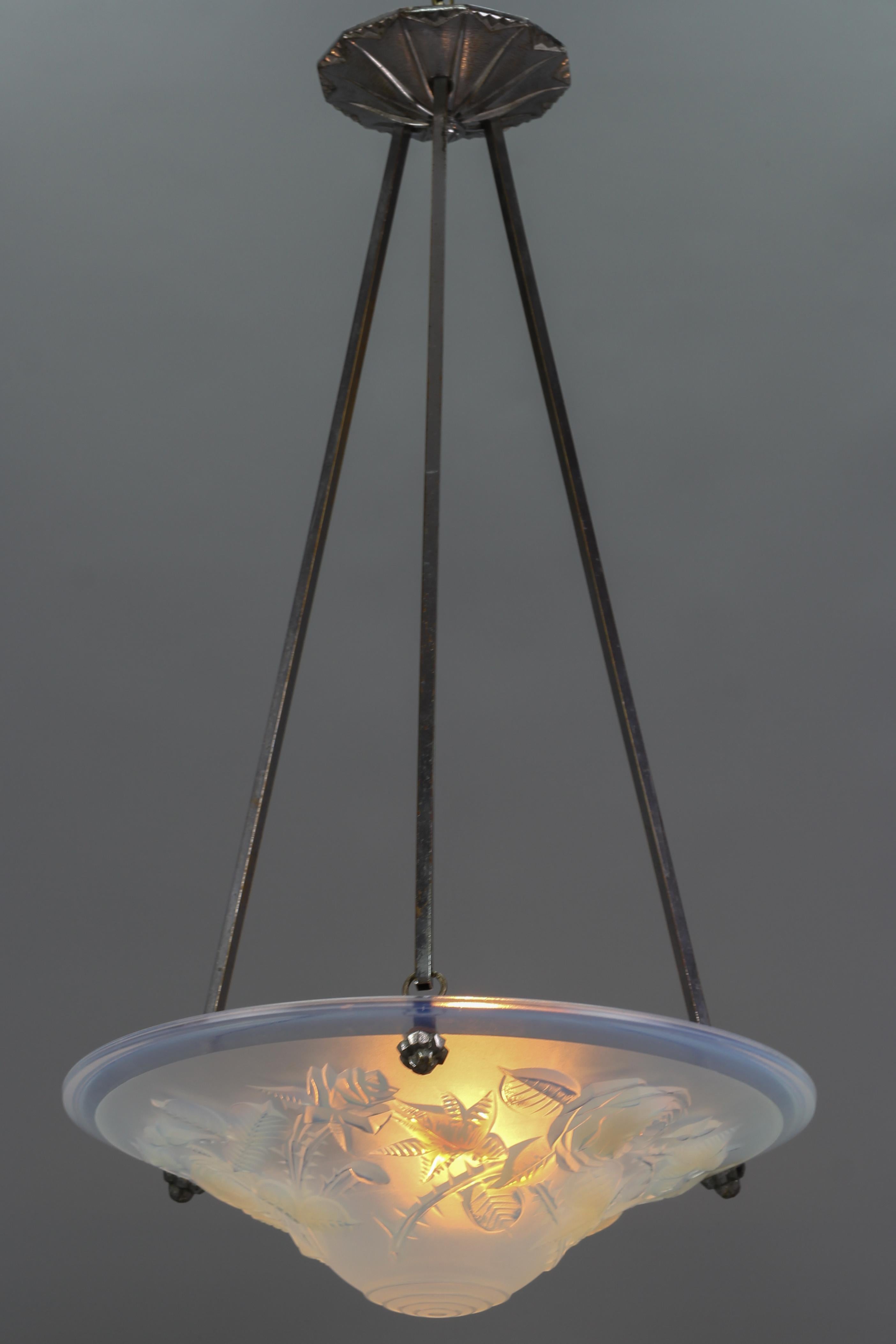 French Art Deco Opalescent Glass Pendant Light with Roses by Pierre Maynadier  15