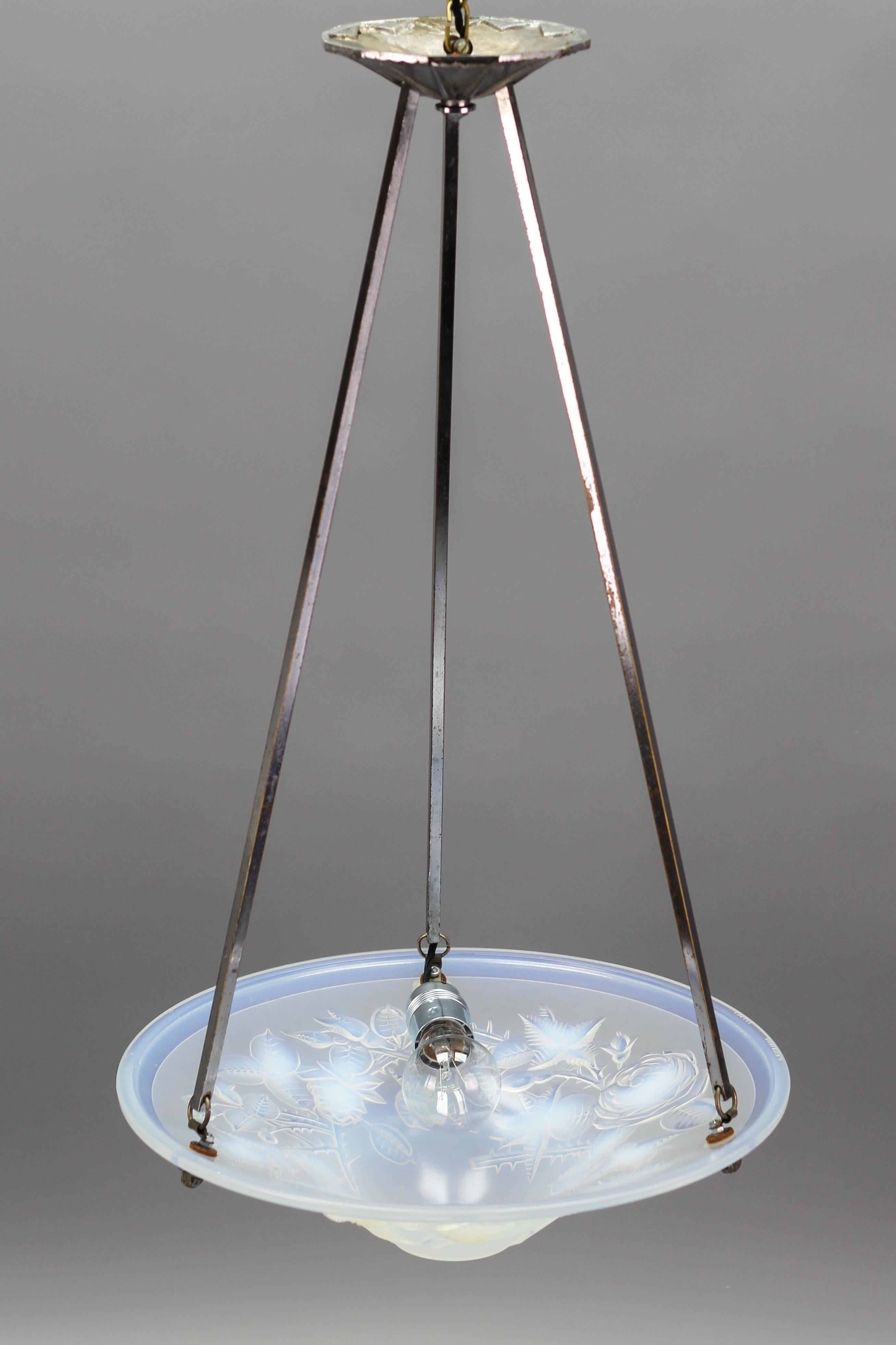 French Art Deco Opalescent Glass Pendant Light with Roses by Pierre Maynadier  4