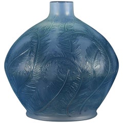French Art Deco Opalescent Glass Vase "Plumes" by René Lalique