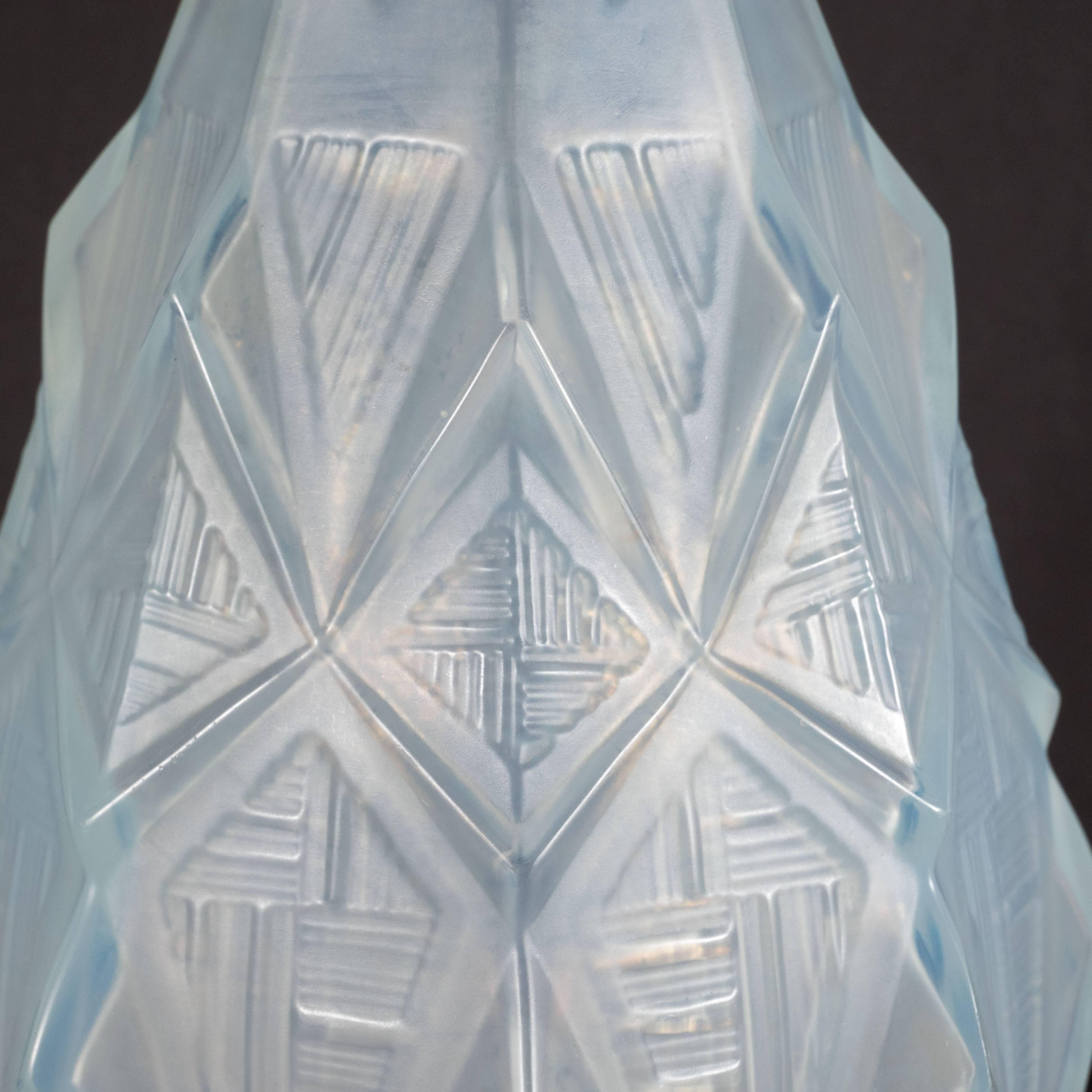 Mid-20th Century French Art Deco Opalescent Glass Vase with Raised Geometric Patterns by Sabino