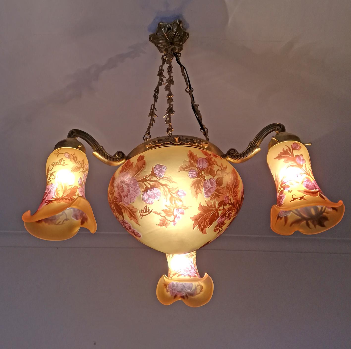 French Art Deco or Art Nouveau Amber and Pink Glass Gilt Chandelier Signed Gallé 1