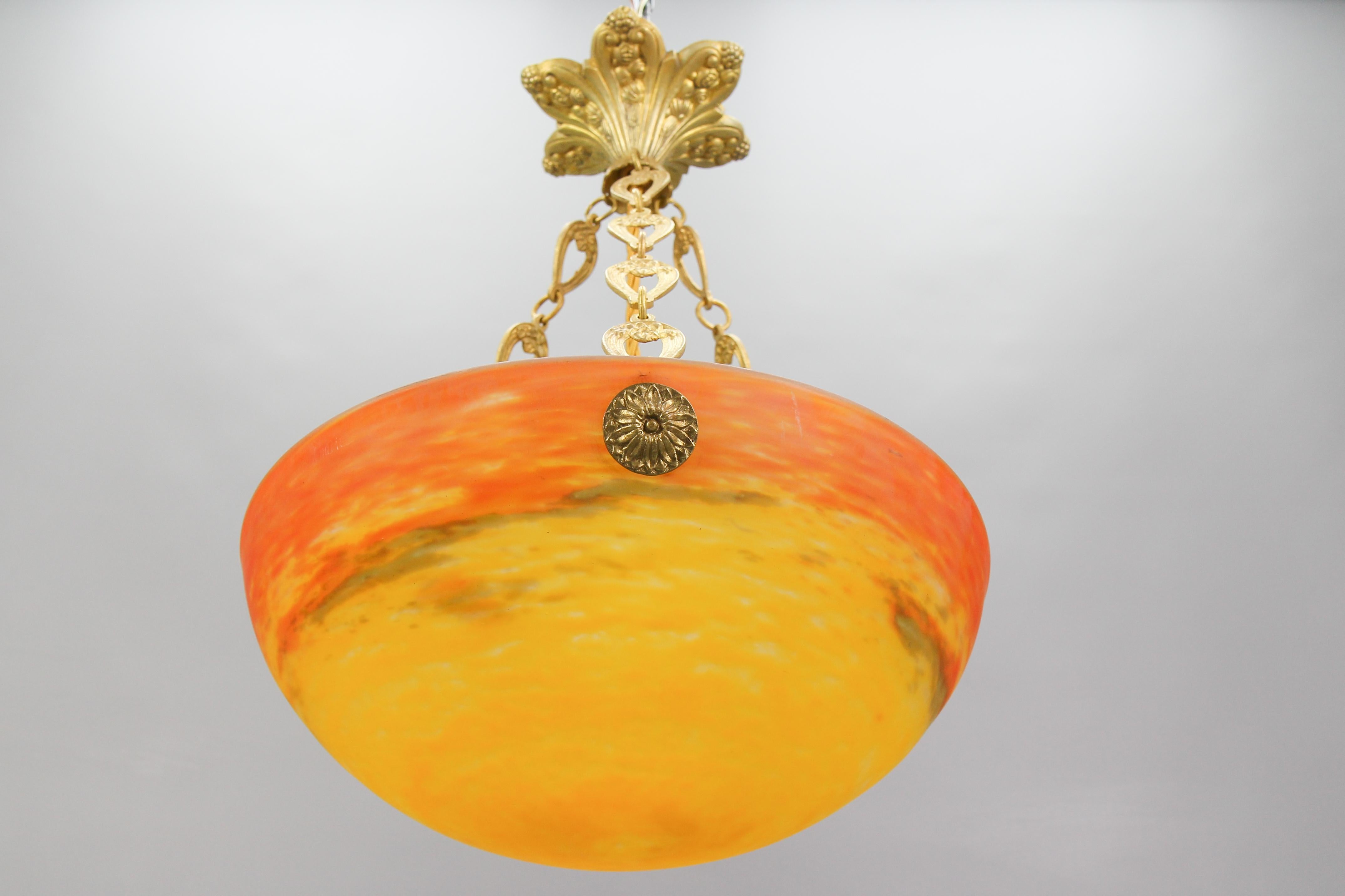 Orangefarbene französische Art-Déco-Hängeleuchte von G.V. de Croismare, Muller Frères, 1920er Jahre 13