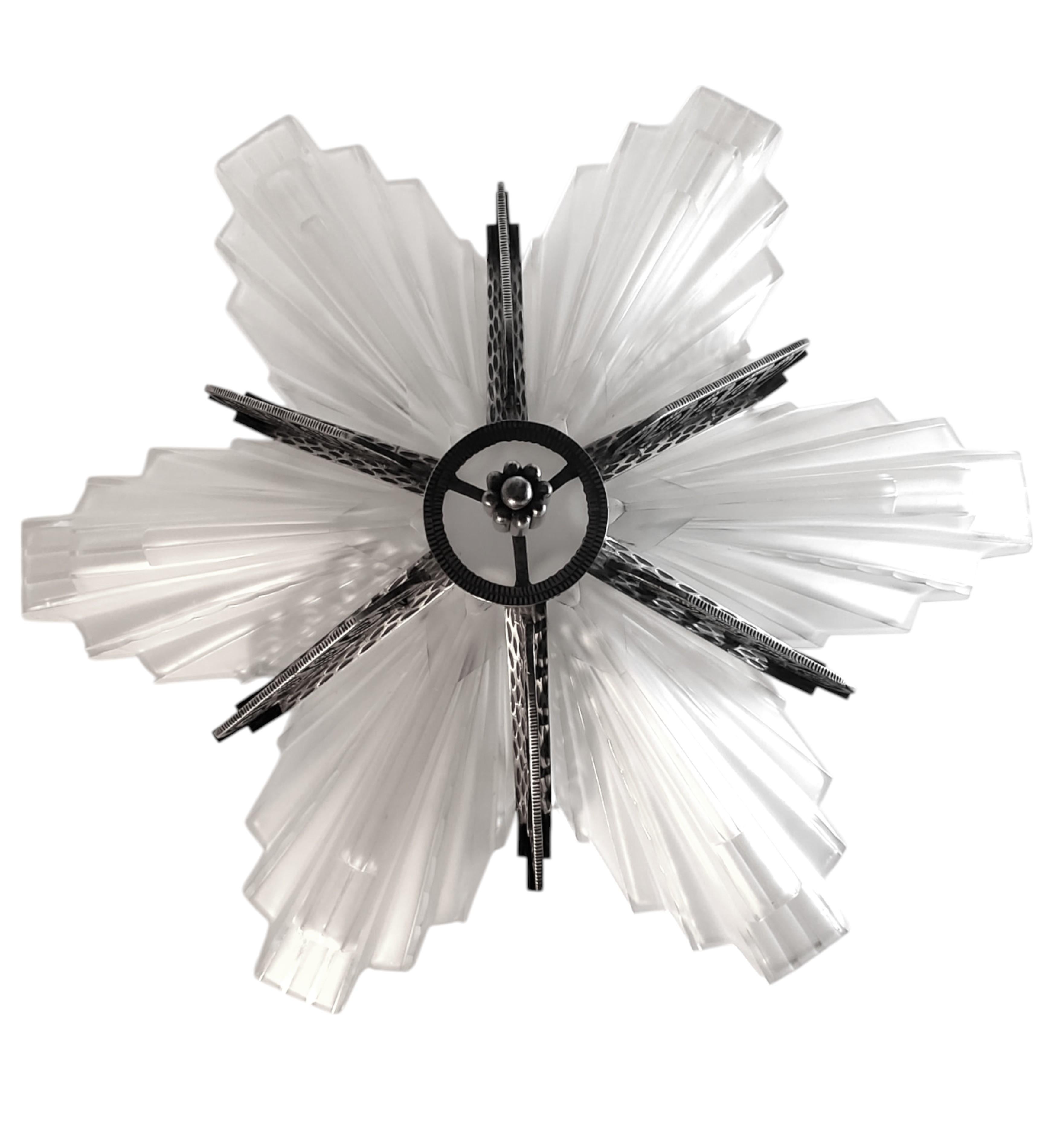 Lámpara de araña francesa Art Decó original de cristal artístico con forma de estrella firmada Marius-E. Sabino Vidrio artístico en venta
