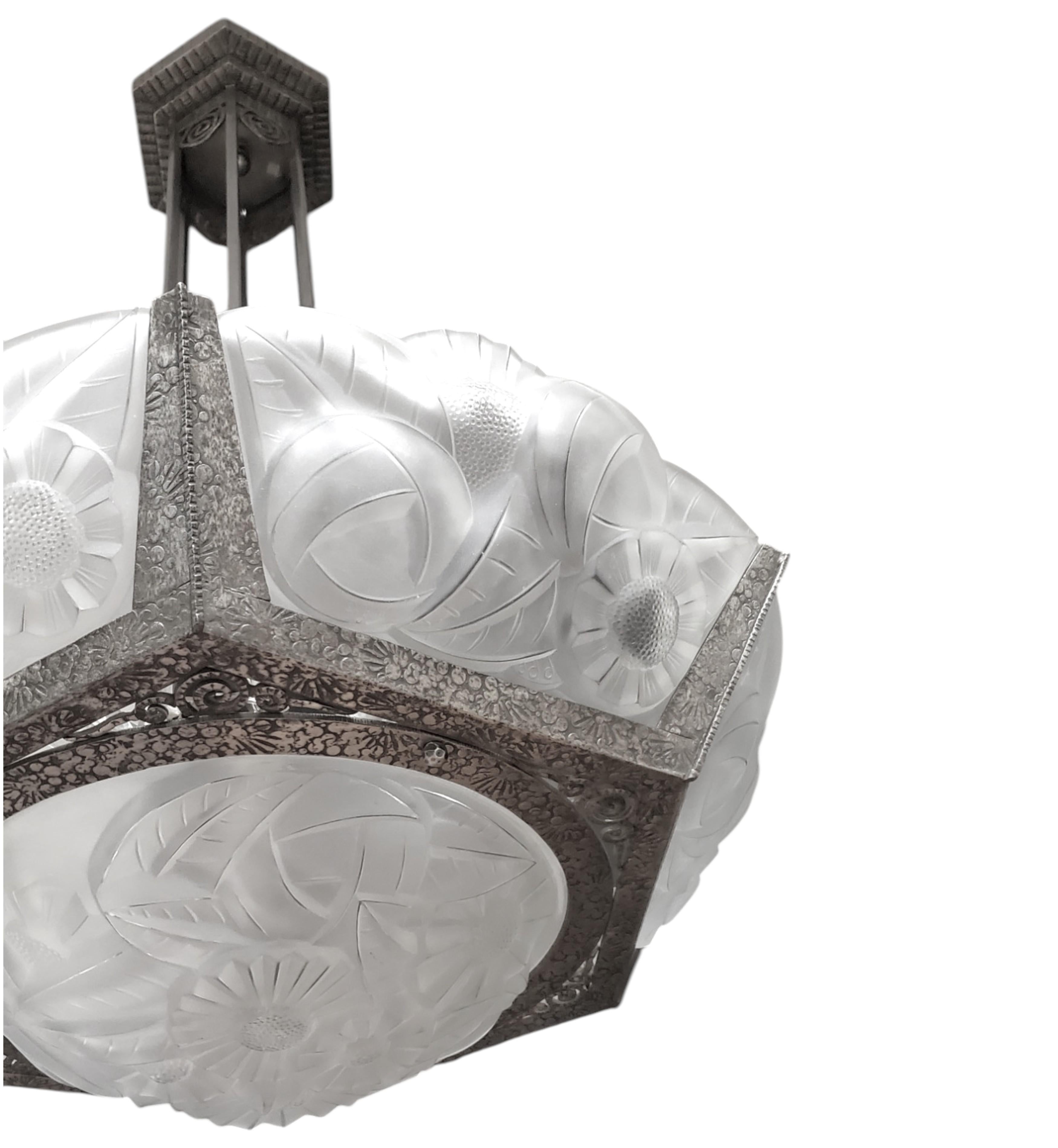 Lustre Art Déco original en verre dépoli à 6 panneaux signé Degué en vente 2