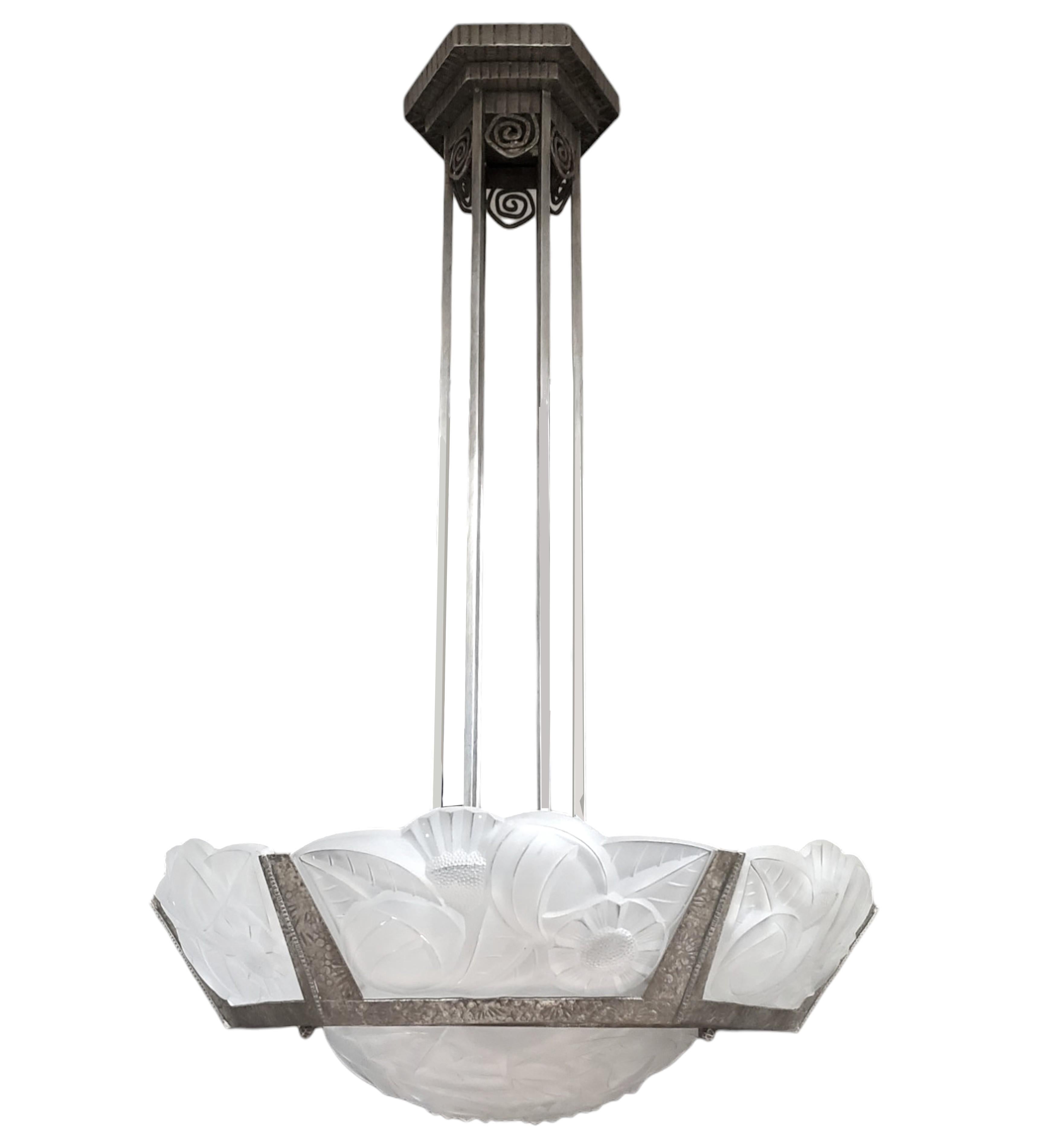 Lustre Art Déco original en verre dépoli à 6 panneaux signé Degué en vente 6