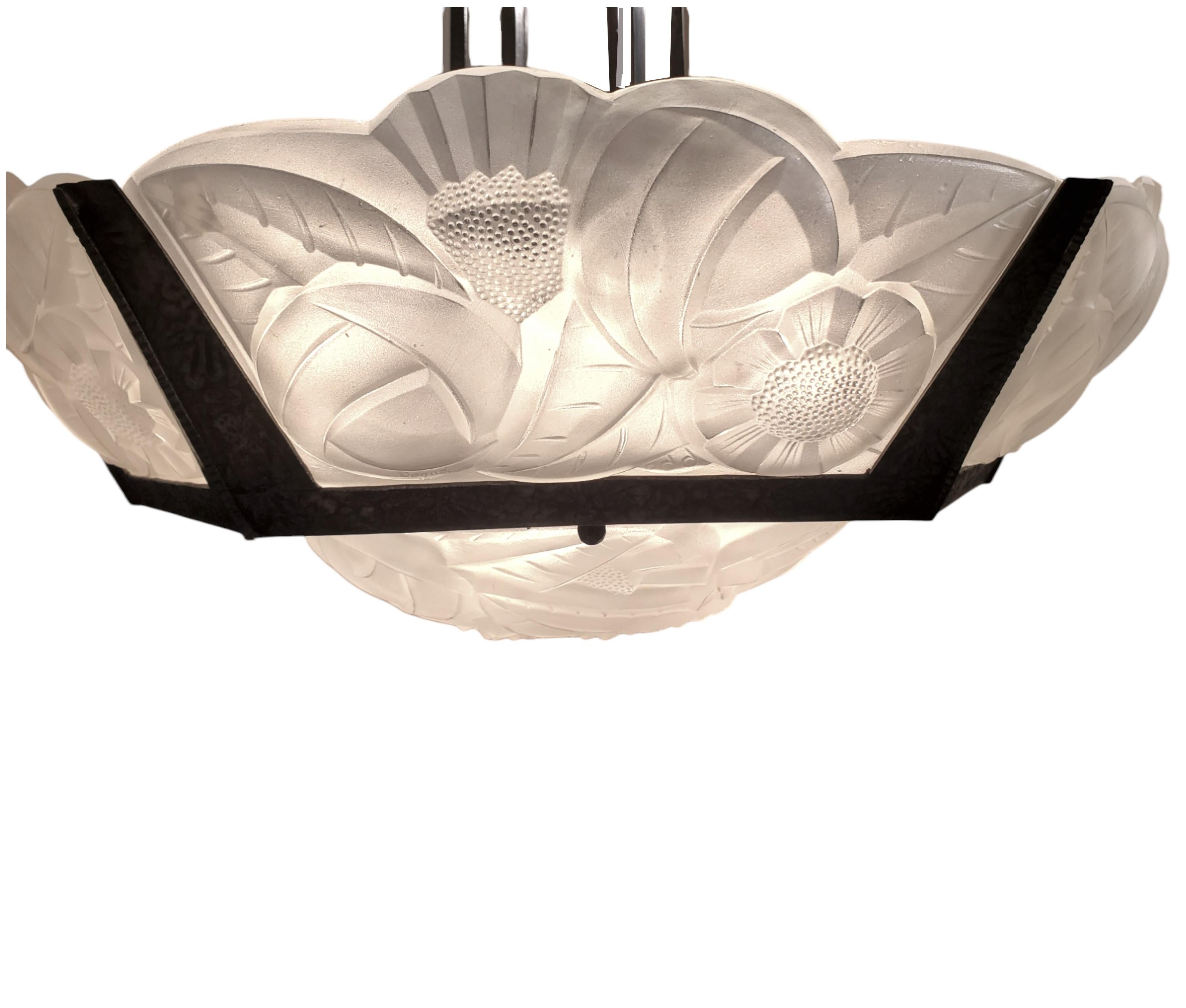 Lustre Art Déco original en verre dépoli à 6 panneaux signé Degué en vente 10