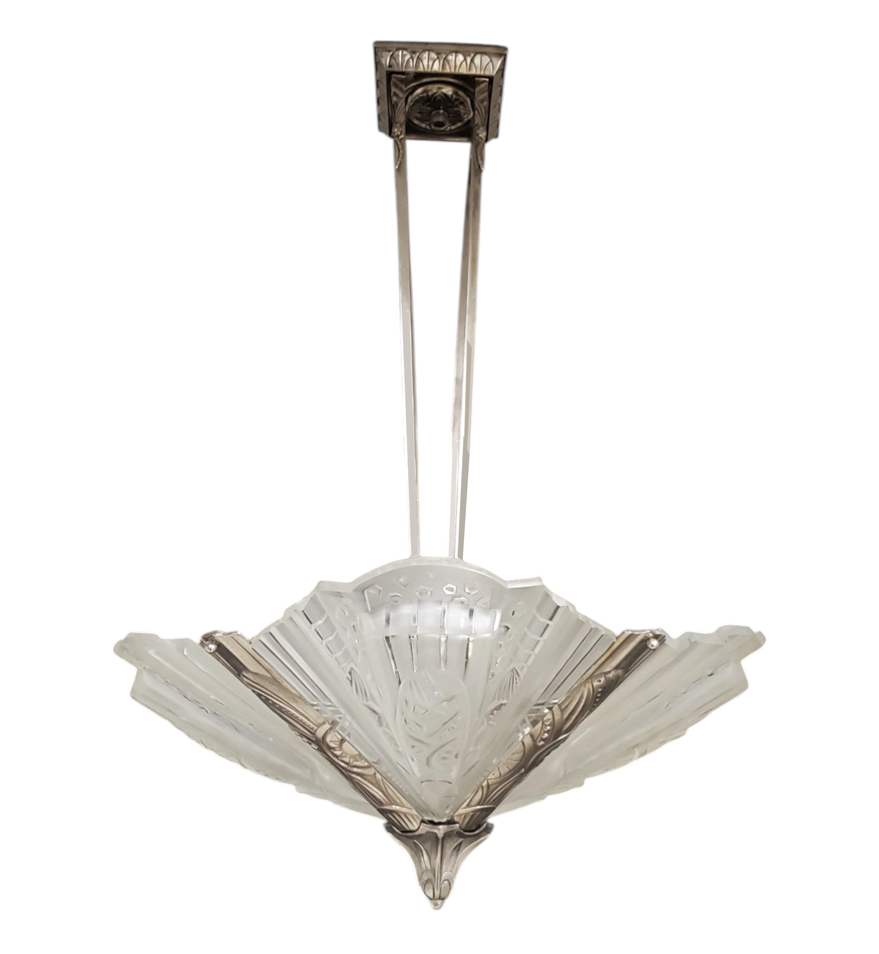 Französisch Art Deco original mattiert Kunstglas Nickel Kronleuchter unterzeichnet Frontisi im Angebot 10