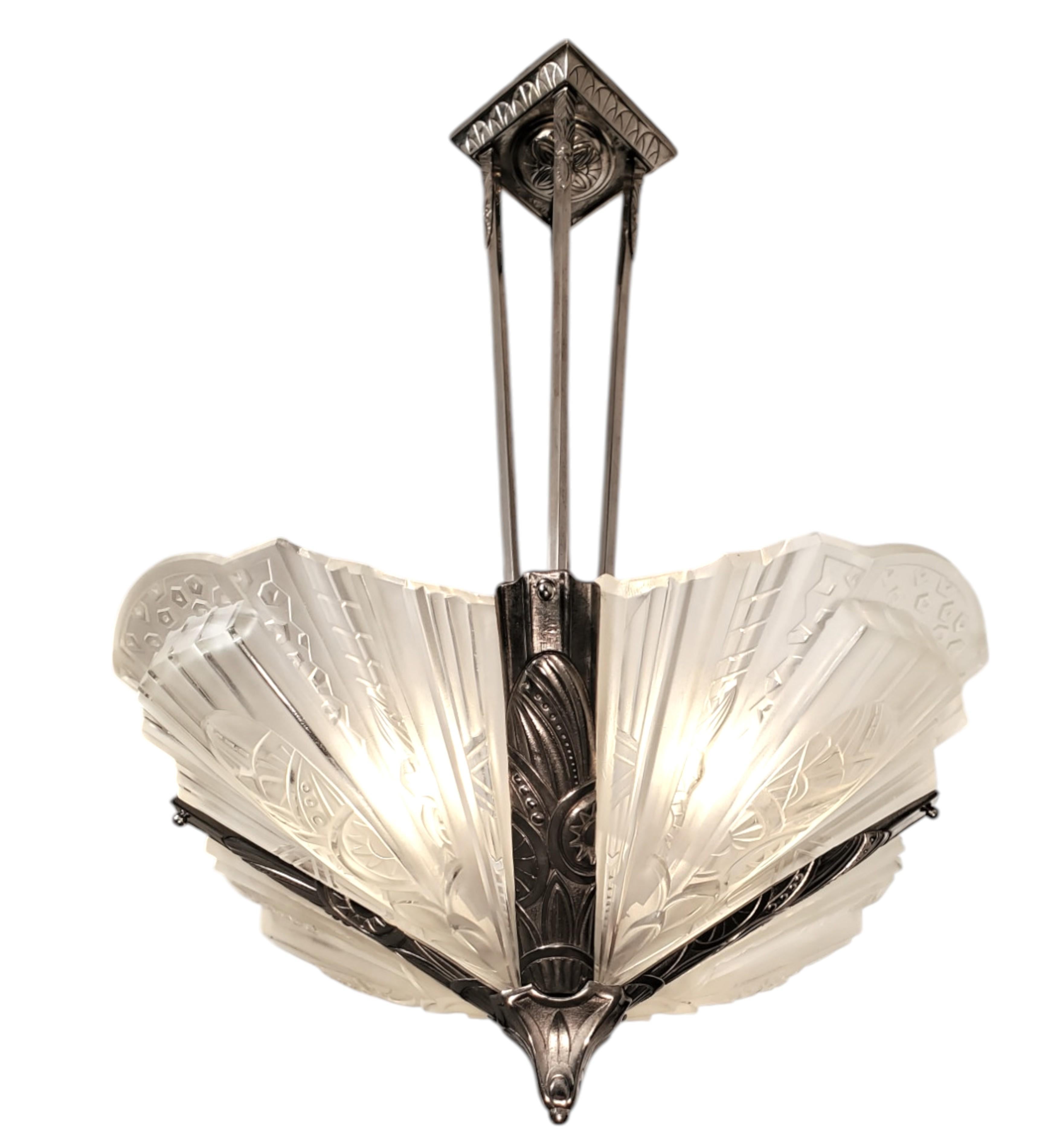Französisch Art Deco original mattiert Kunstglas Nickel Kronleuchter unterzeichnet Frontisi im Angebot 11