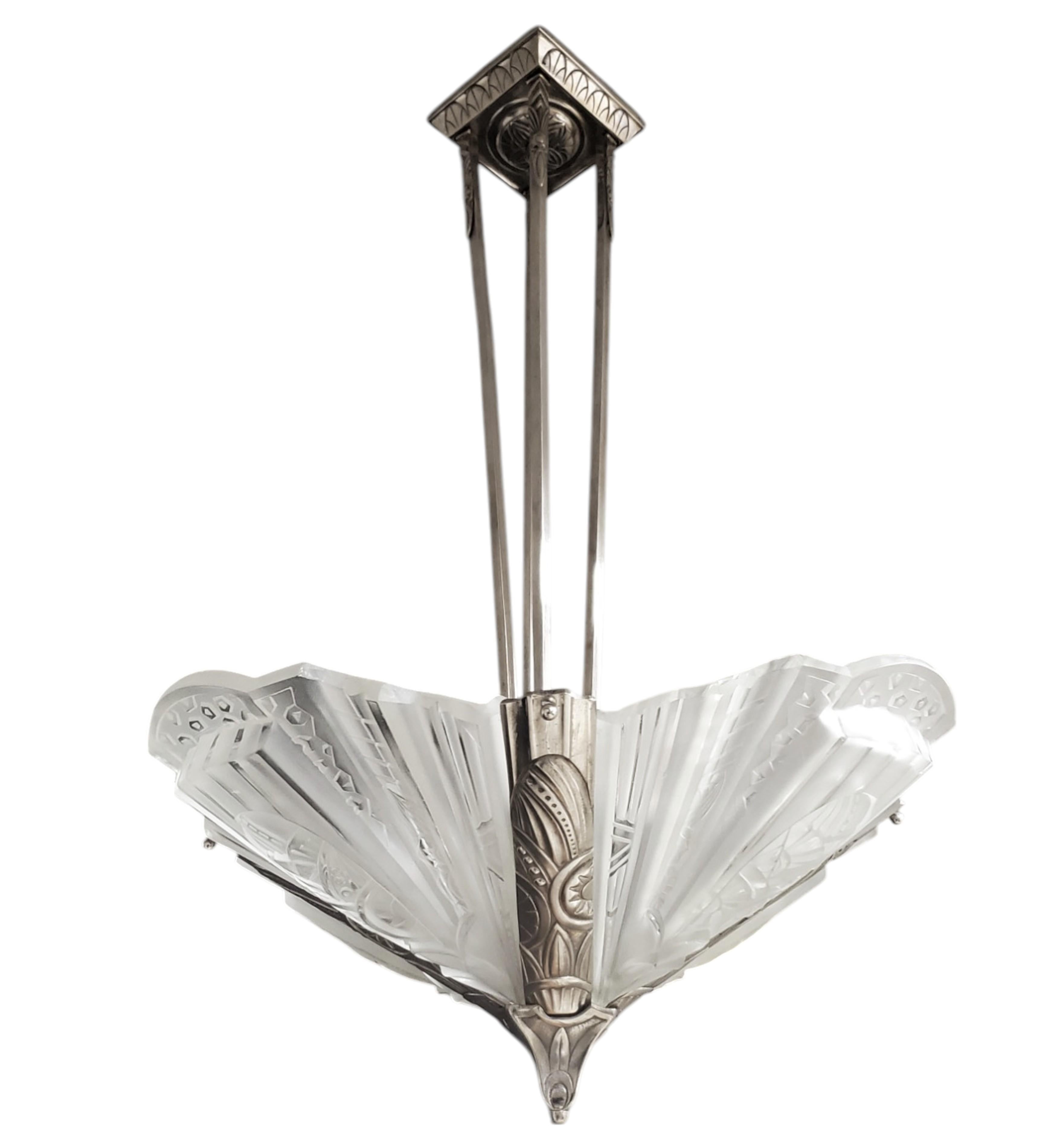 Französisch Art Deco original mattiert Kunstglas Nickel Kronleuchter unterzeichnet Frontisi im Angebot 3