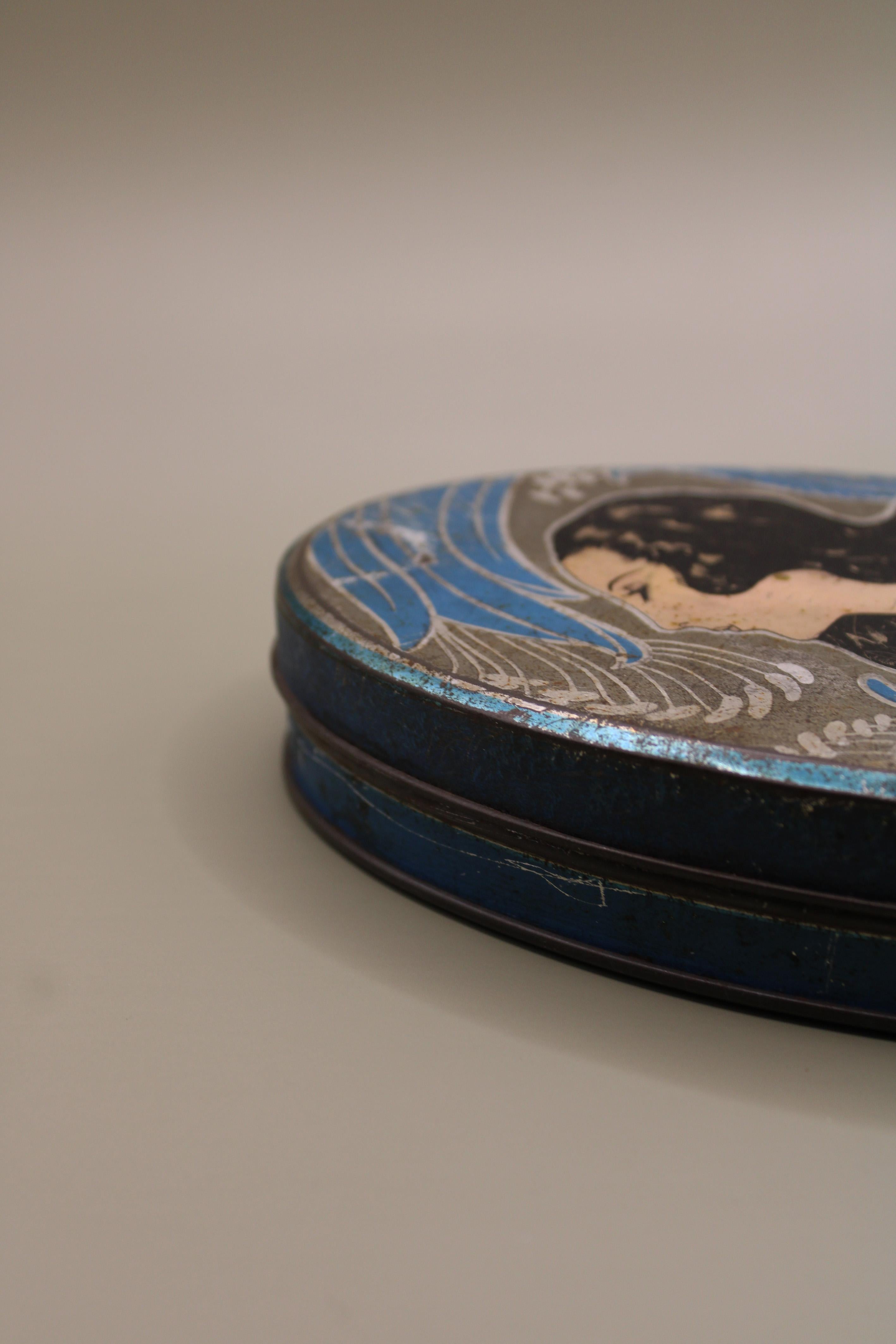 French Art Deco Oval Advertising Box Chocolate Tin 1930's France For Sale 2