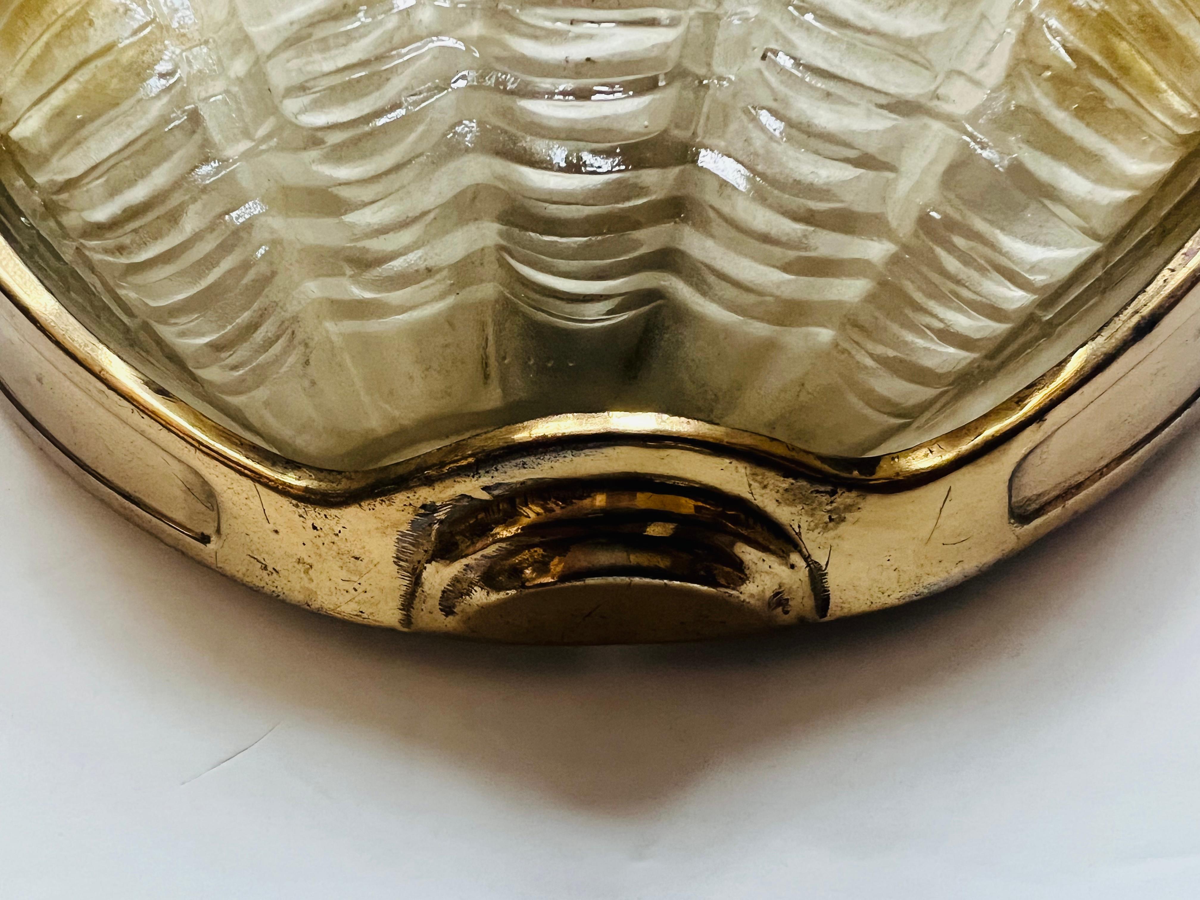 French Art Deco Oyster Glass Wall Lamp, 1930 For Sale 5