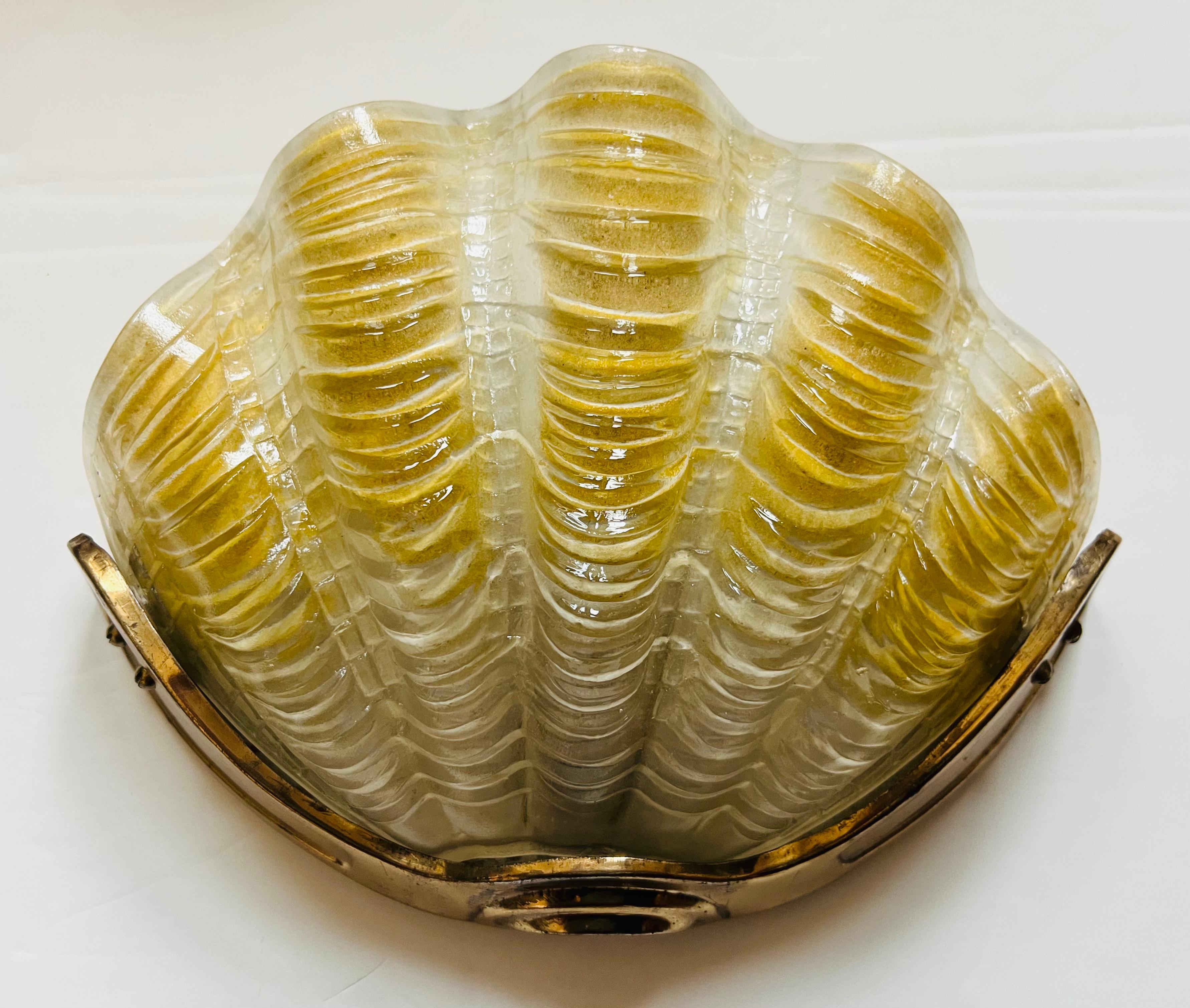 French Art Deco Oyster Glass Wall Lamp, 1930 For Sale 9