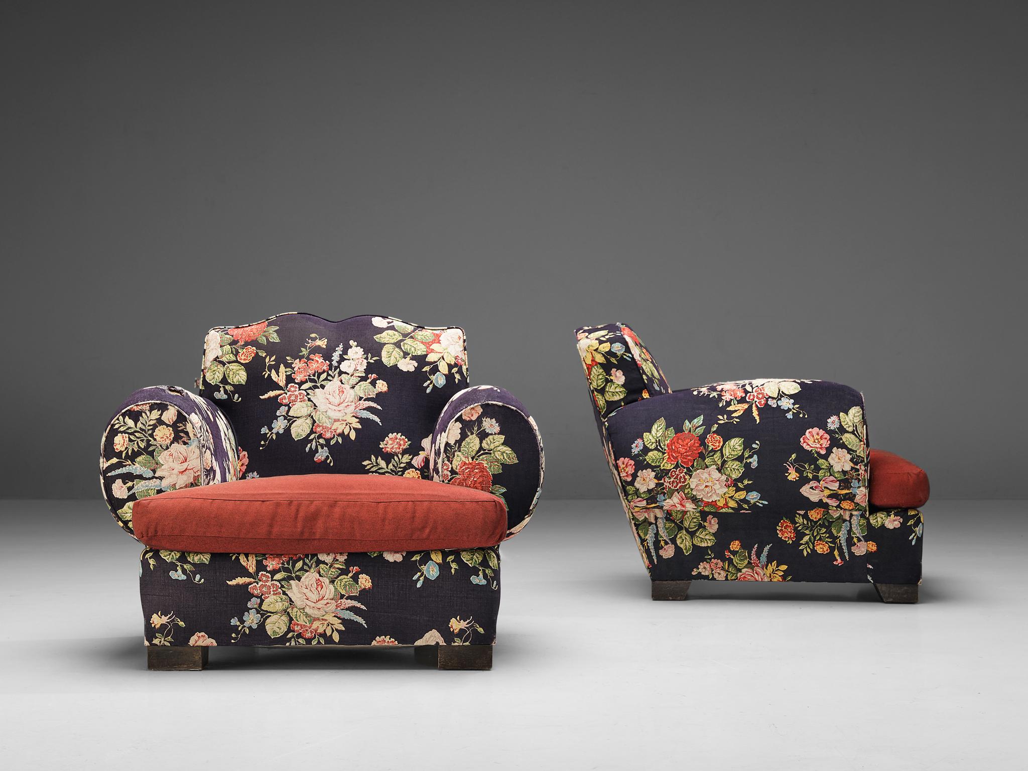 Pair of lounge chairs, fabric, wood, France, 1950s

This pair of lounge chairs shows strong resemblance to the aesthetics of the French designer Maurice Rinck (1902-1983). For instance, the subtle yet elegant curves of the backrest and the large,