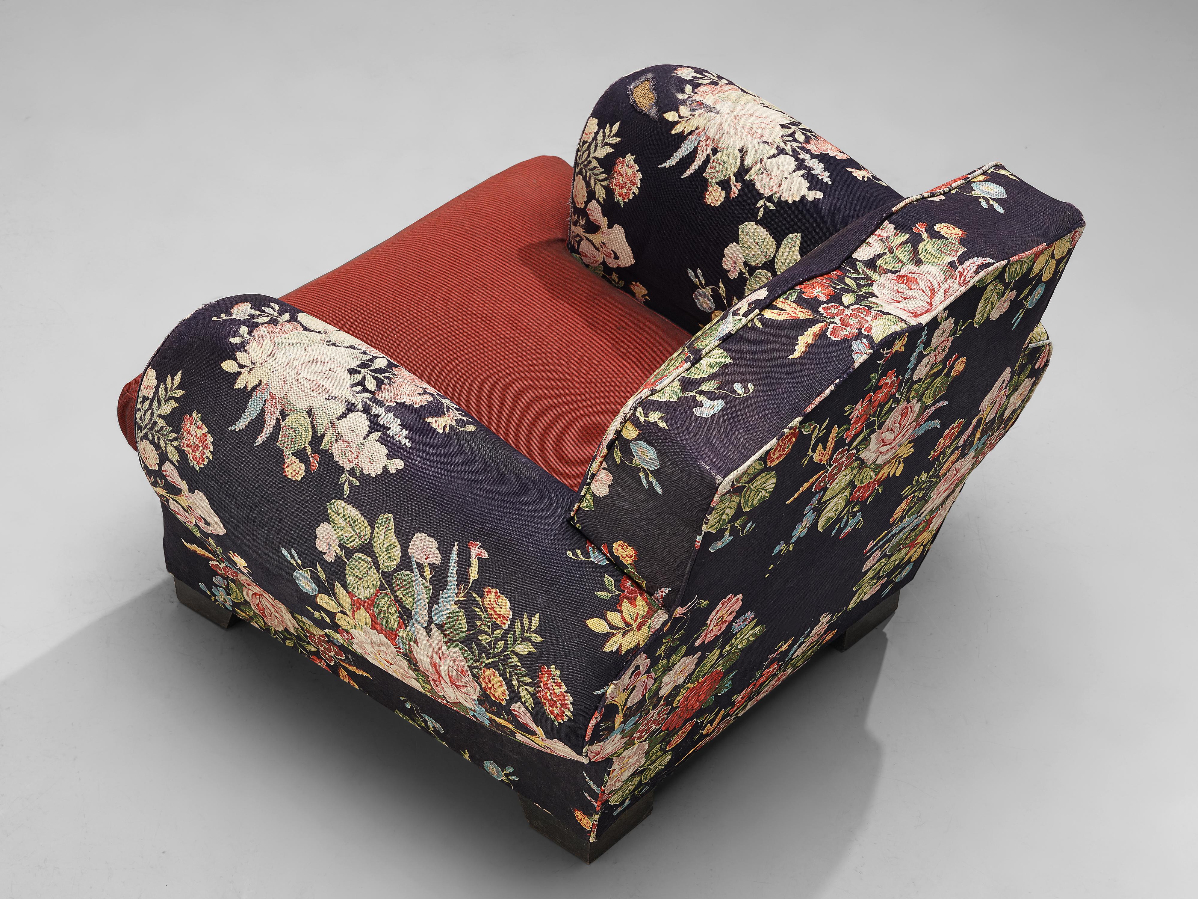 French Art Deco Pair of Lounge Chairs in Floral Upholstery 1