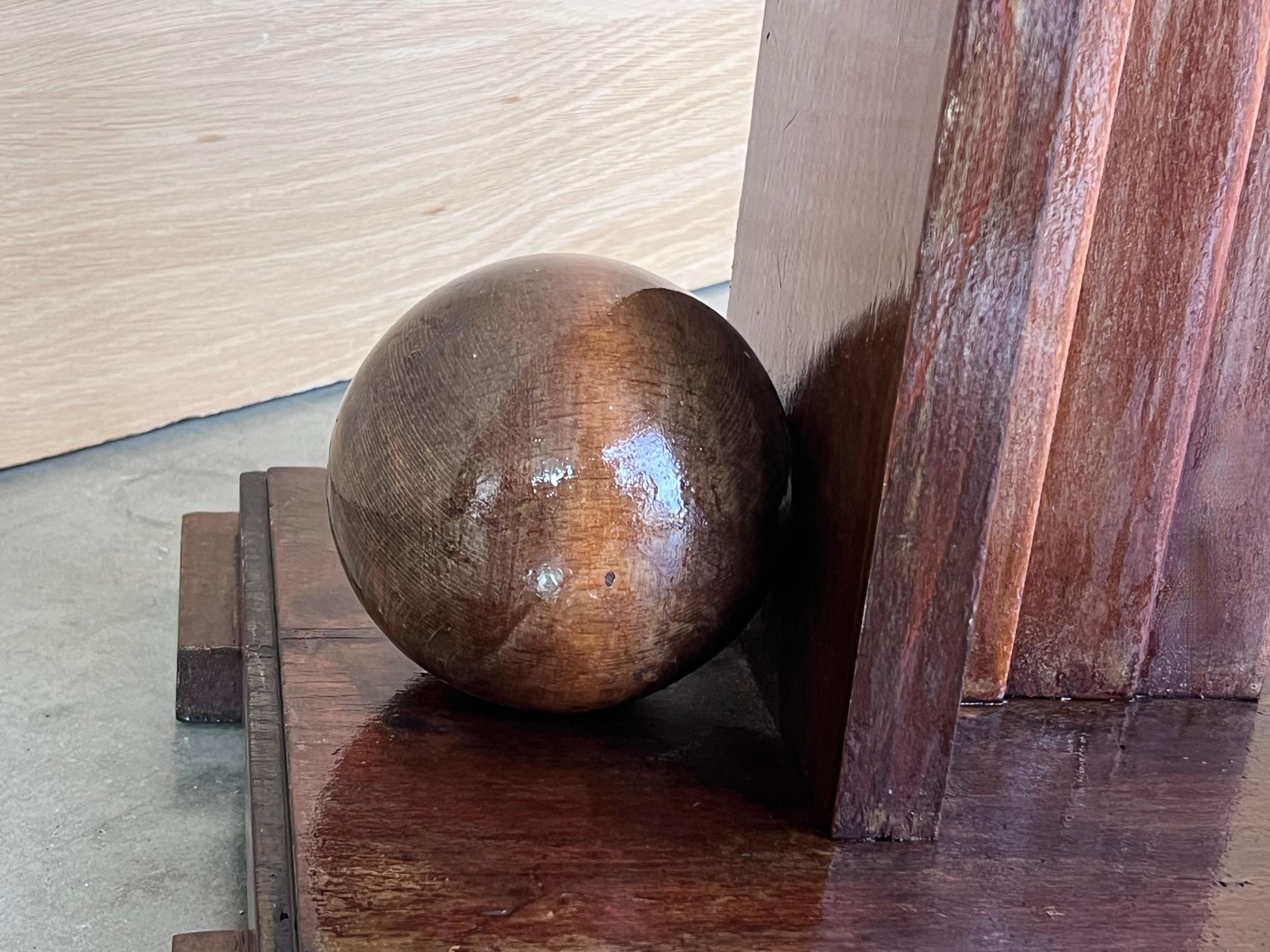 French Art Deco Pair of Pedestals in Walnut and Ebonized Wood For Sale 7