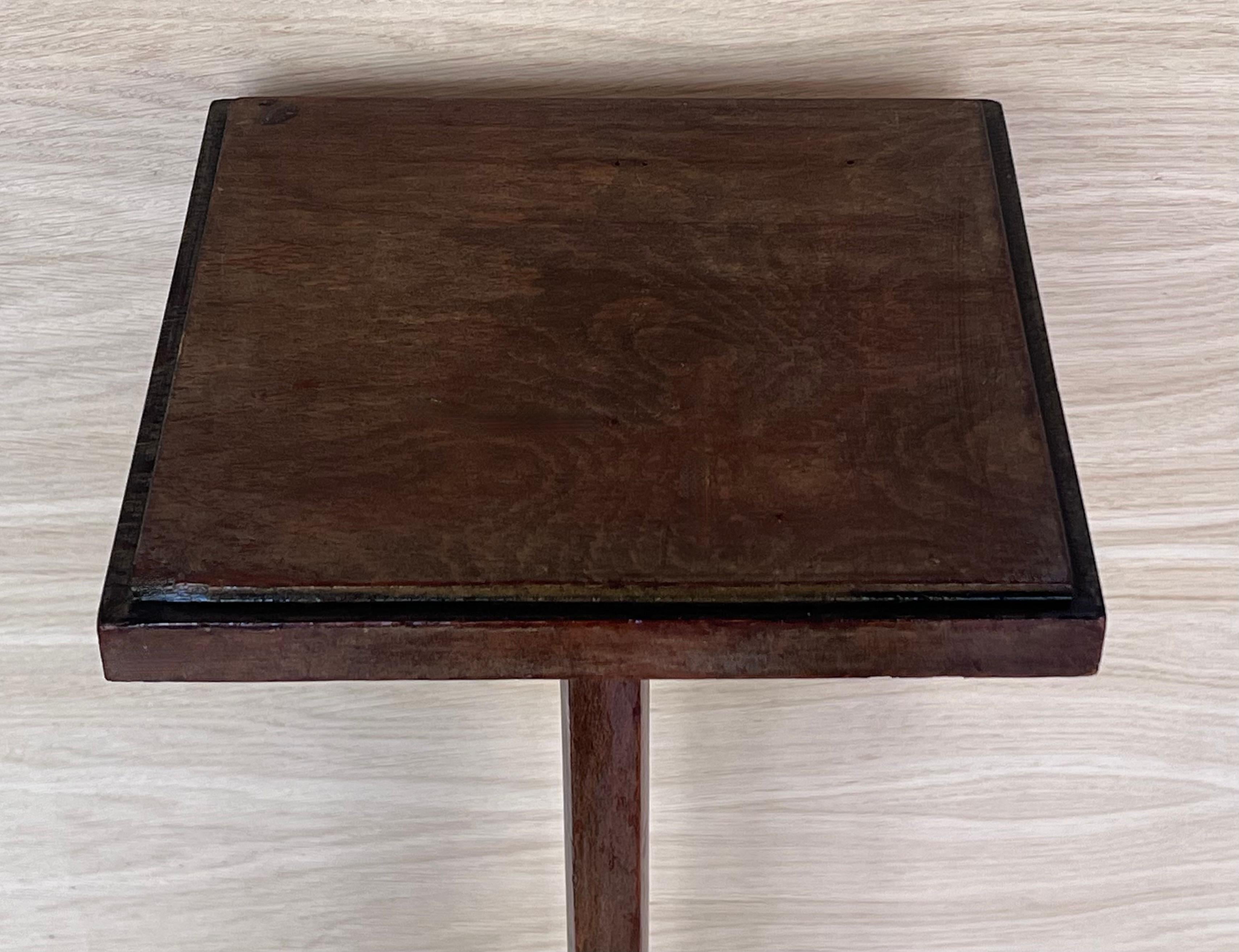 French Art Deco Pair of Pedestals in Walnut and Ebonized Wood For Sale 5