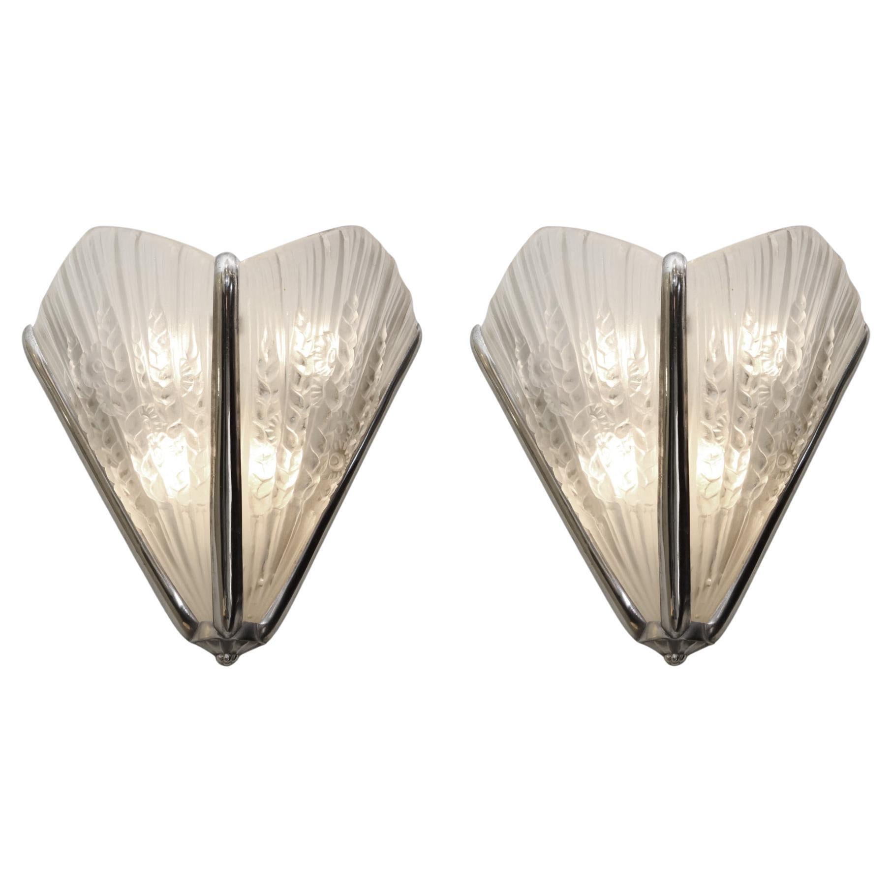 French Art Deco pair of sconces by Genet & Michon For Sale
