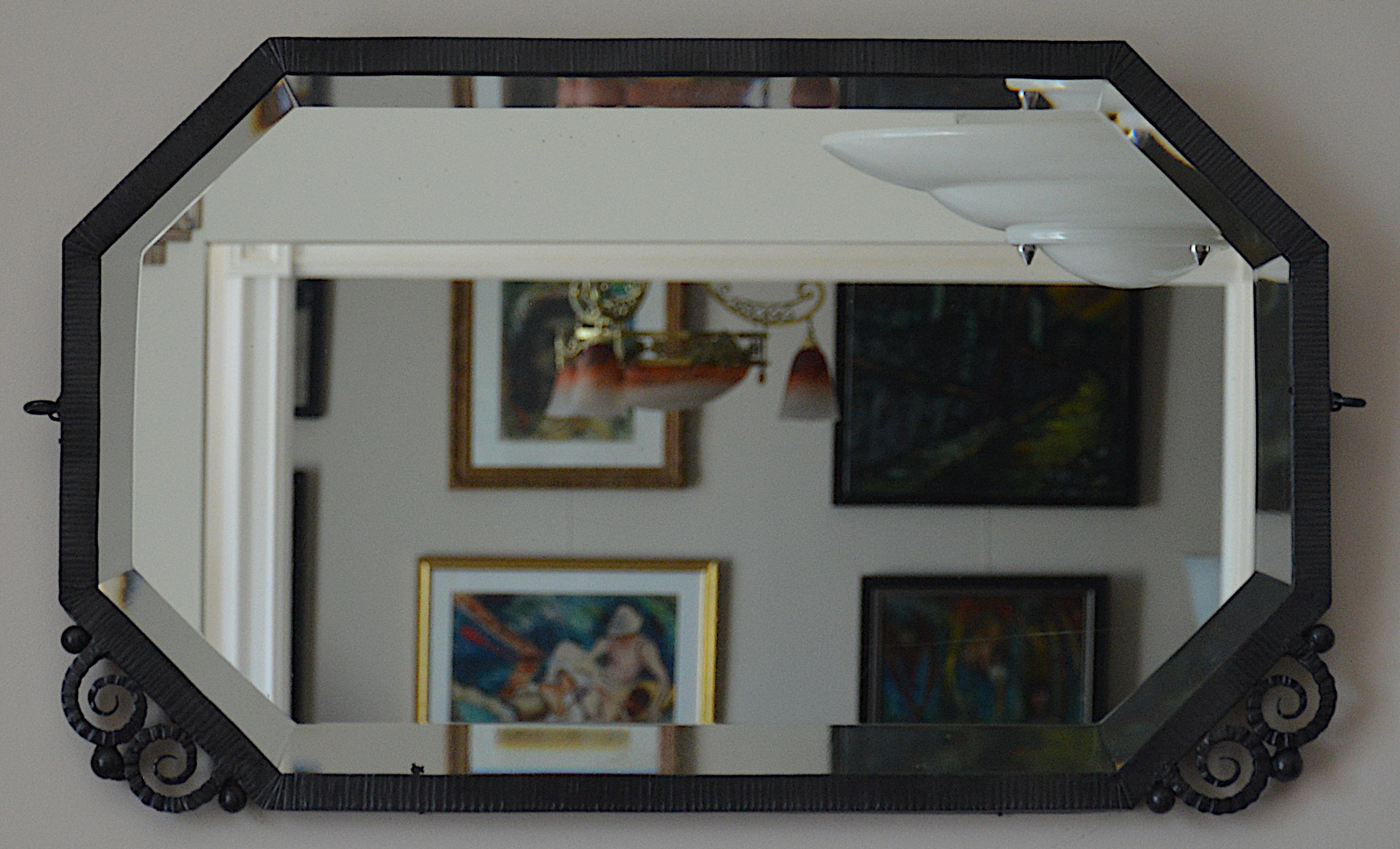 Specchio Coppia di specchi in ferro battuto in stile Art Déco francese, 1920 in vendita