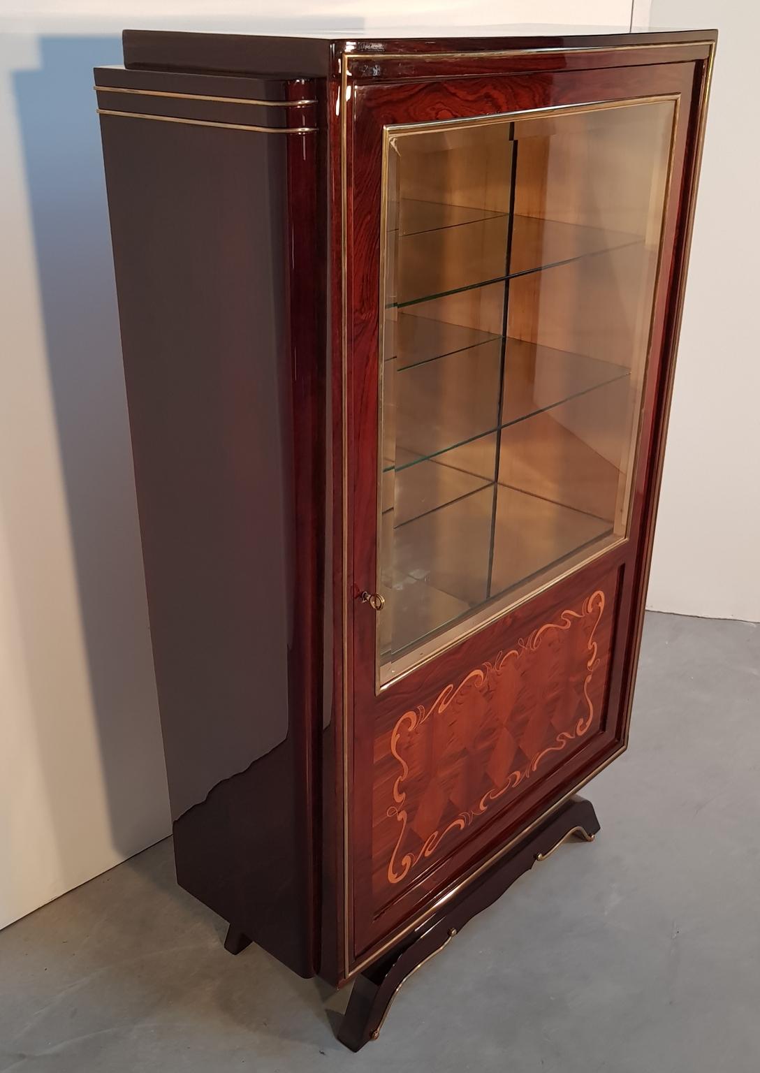 French Art Deco Palisander Vitrine with Maple Inlays, 1930s For Sale 3