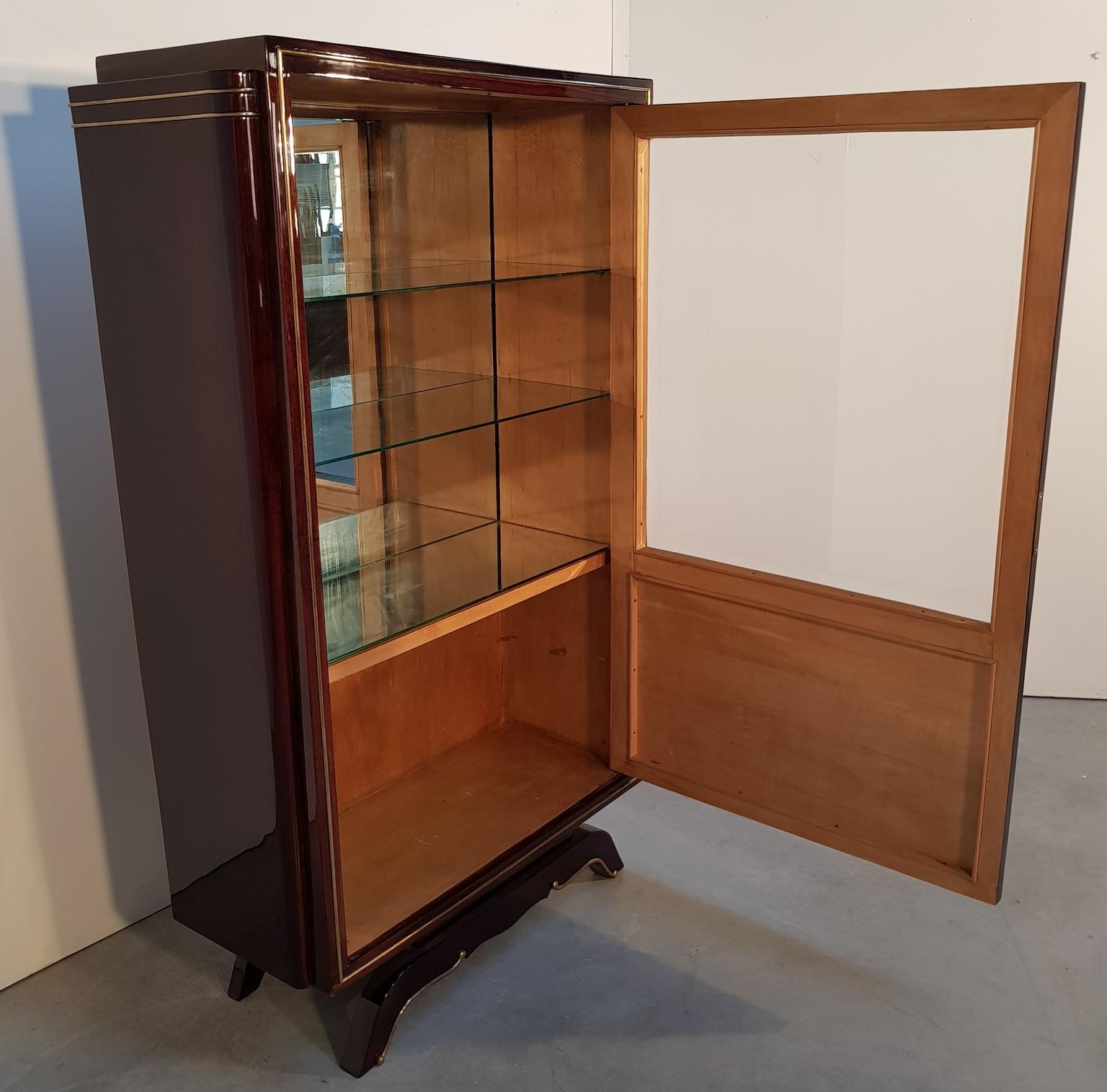 French Art Deco Palisander Vitrine with Maple Inlays, 1930s For Sale 5
