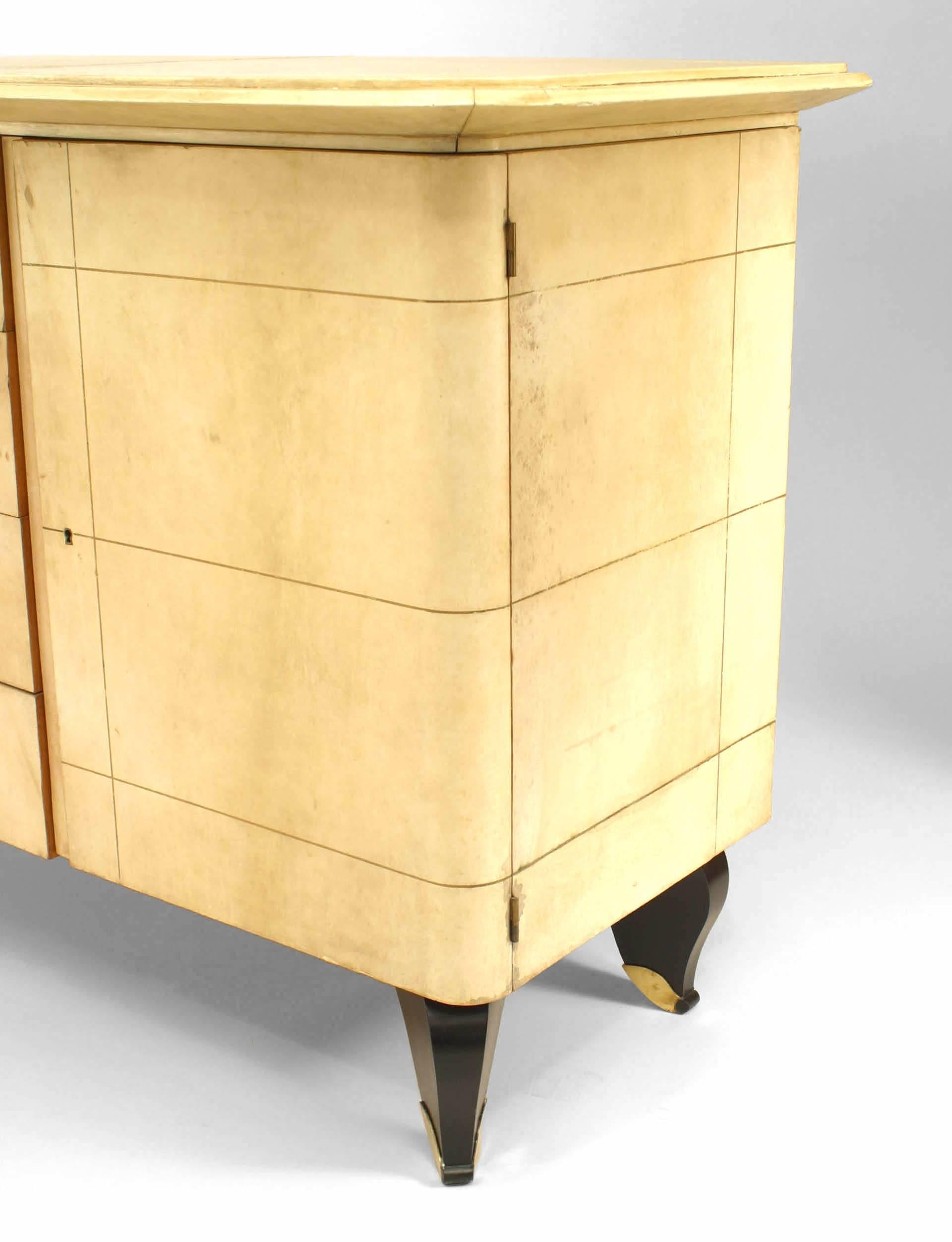 Metà XX secolo Credenza in pergamena francese di metà secolo di Jacques Adnet in vendita