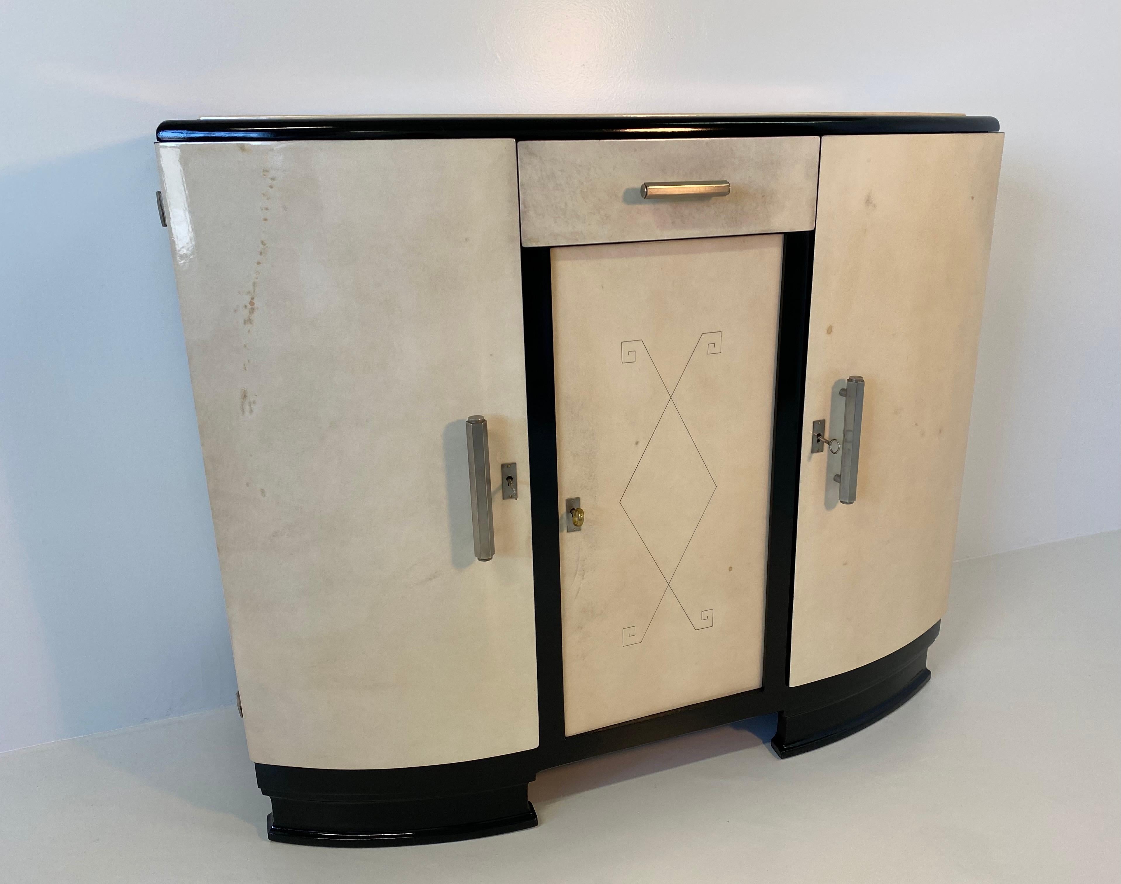 French Art Deco Parchment Sideboard, 1930s In Good Condition In Meda, MB