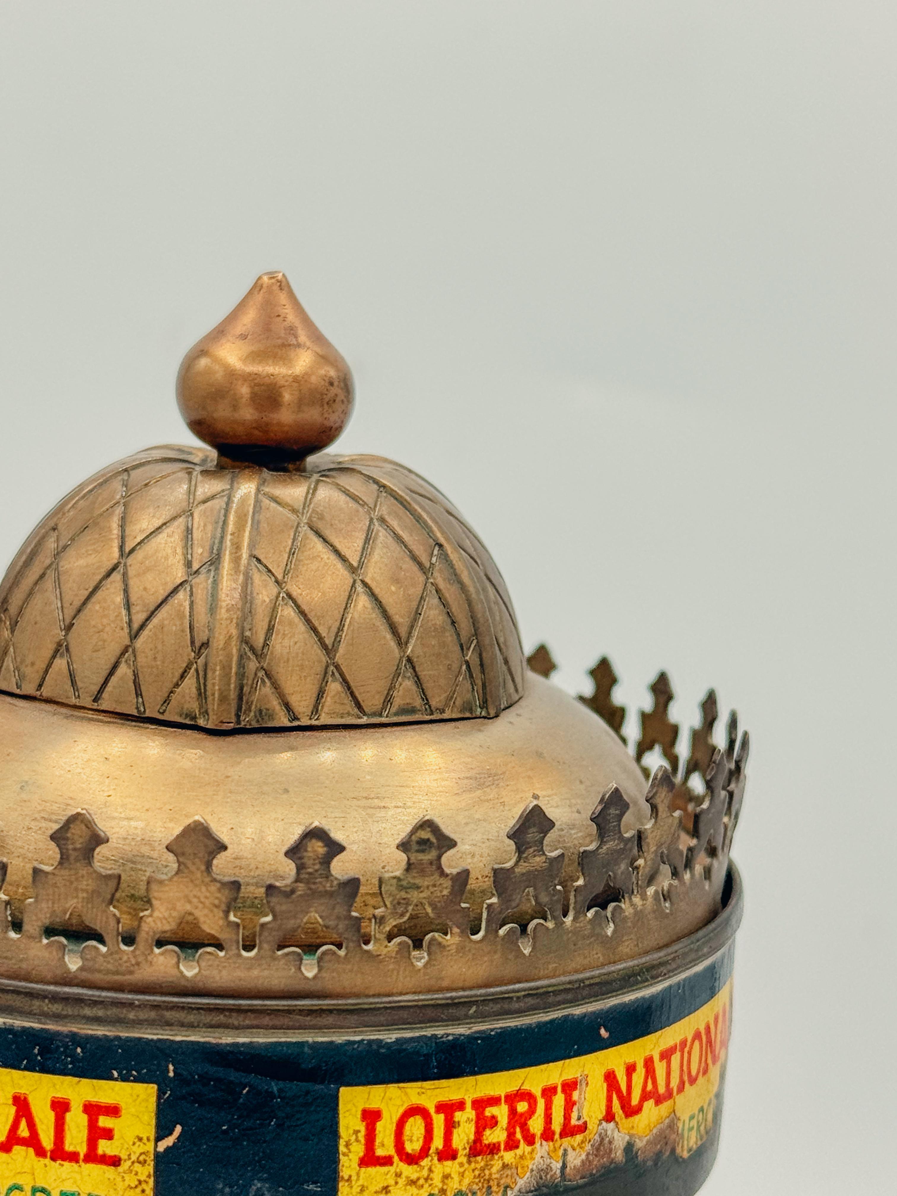 Kiosque à cigarettes mécanique Art Déco Parisien - Laiton 1930s en vente 1