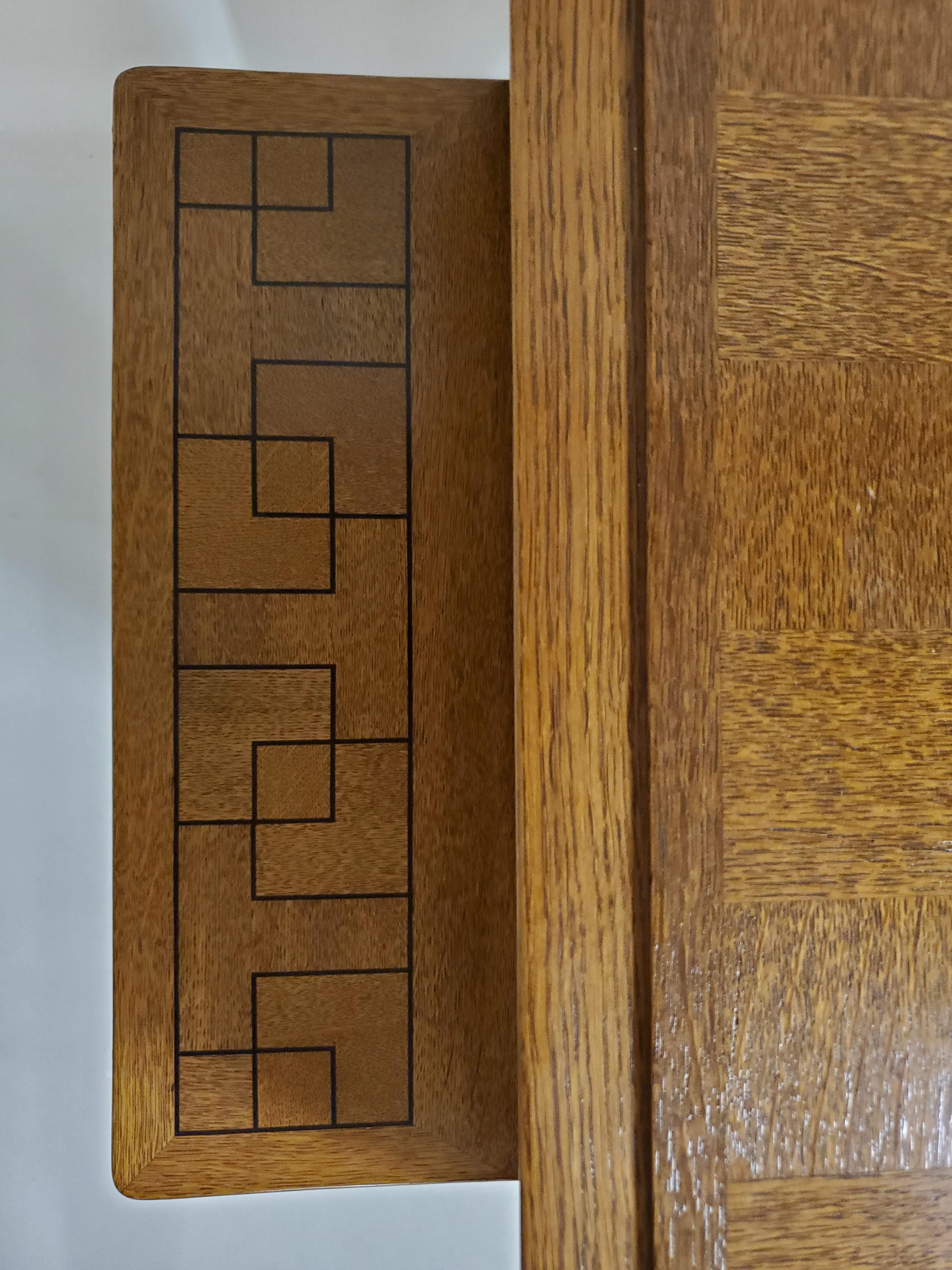 Table d'appoint/d'extrémité/de chevet ailée en chêne marqueté Art Déco français A. Sornay  en vente 7