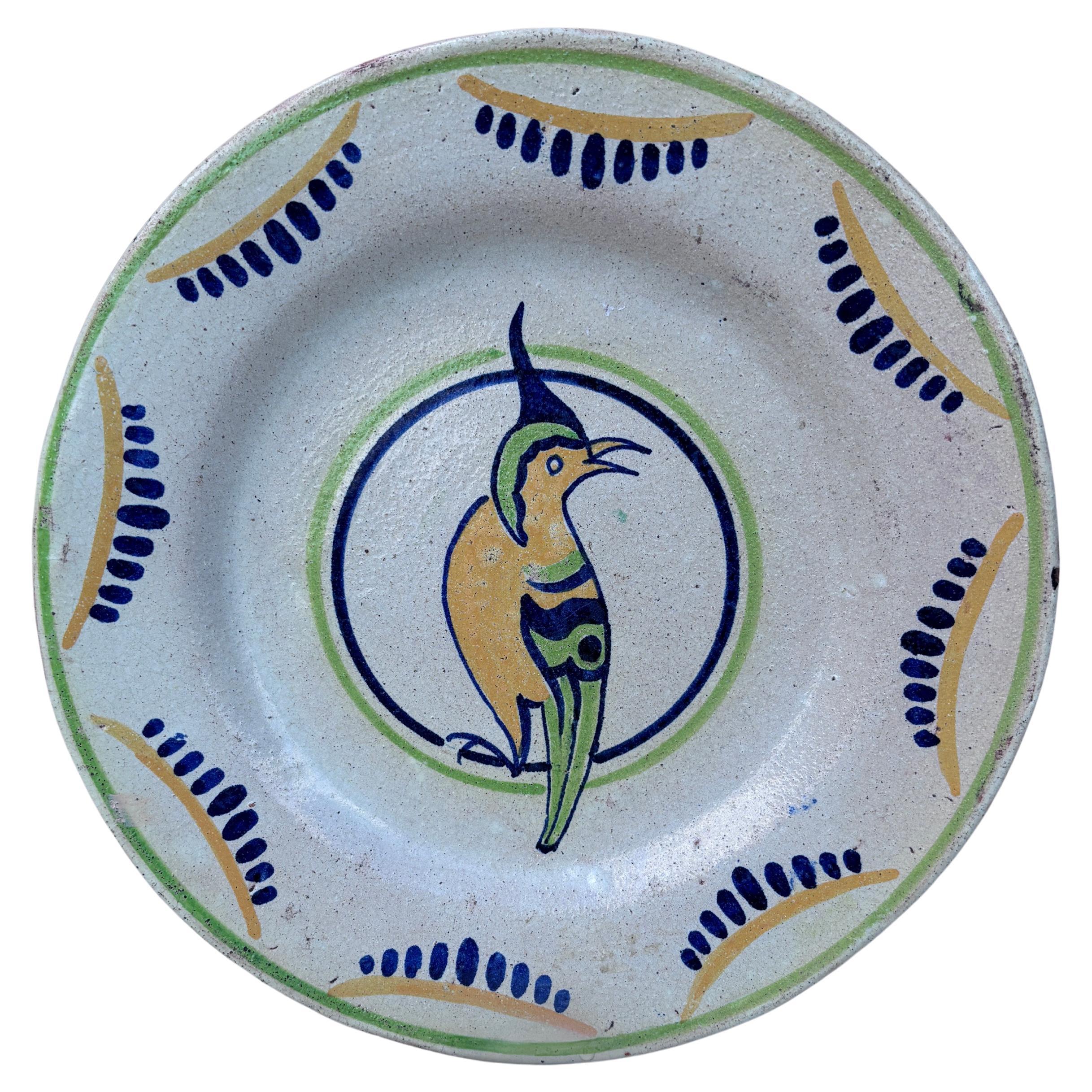 Französischer Art Deco Papageienteller Primavera im Angebot