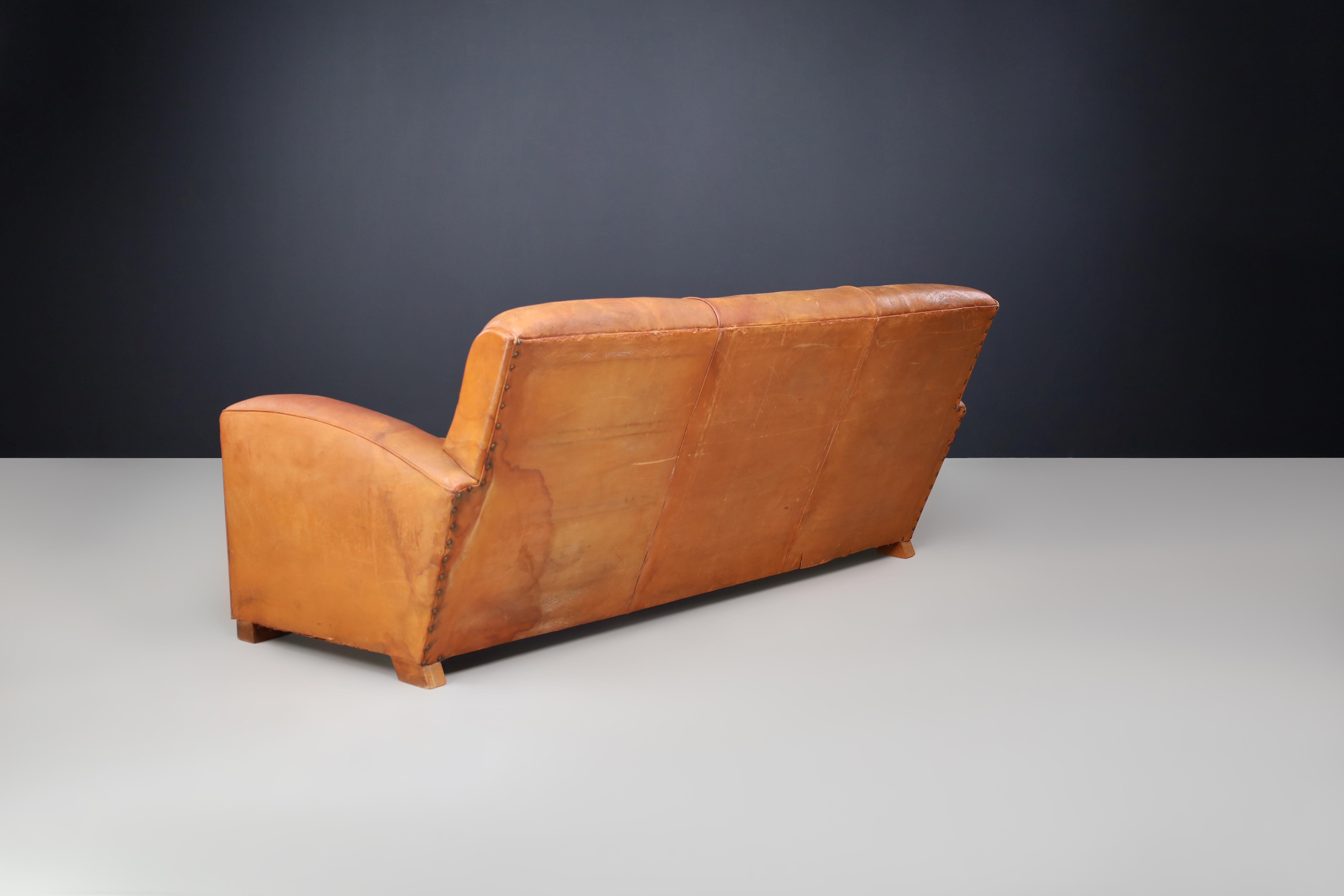 French Art Deco Patinated Leather Lounge Sofa, France, 1930s en vente 2