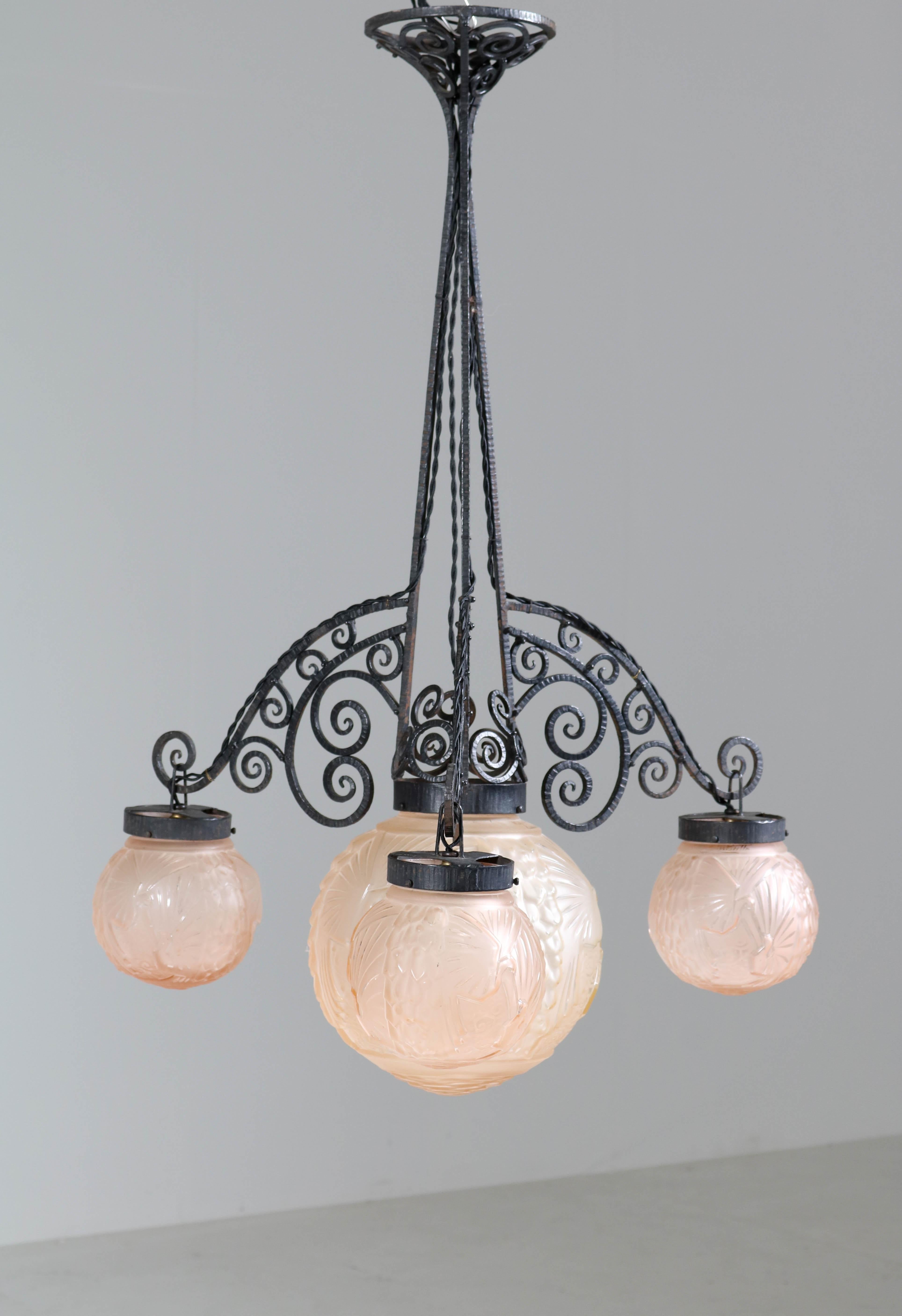 French Art Deco Peacock Glass Chandelier by Muller Frères Luneville, 1930s 4