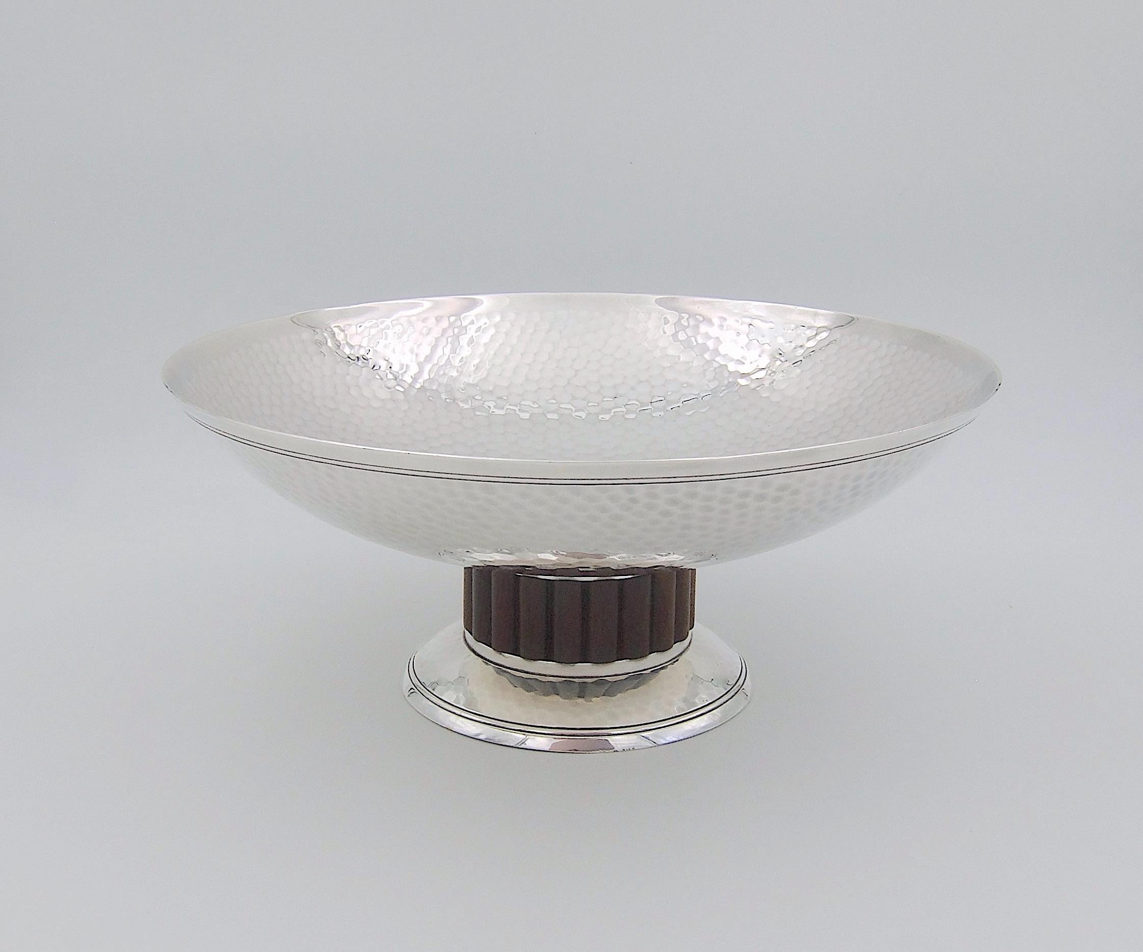 20th Century French Art Deco Pedestal Bowl in Silver-Plate by L'Orfèvrerie Brille of Paris