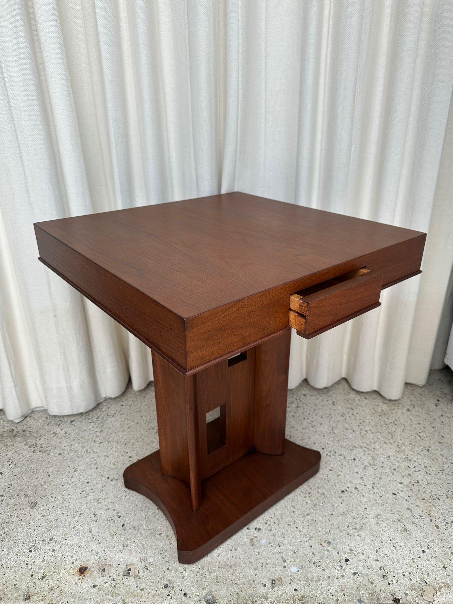 Mesa francesa Art Decó con pedestal mediados del siglo XX en venta