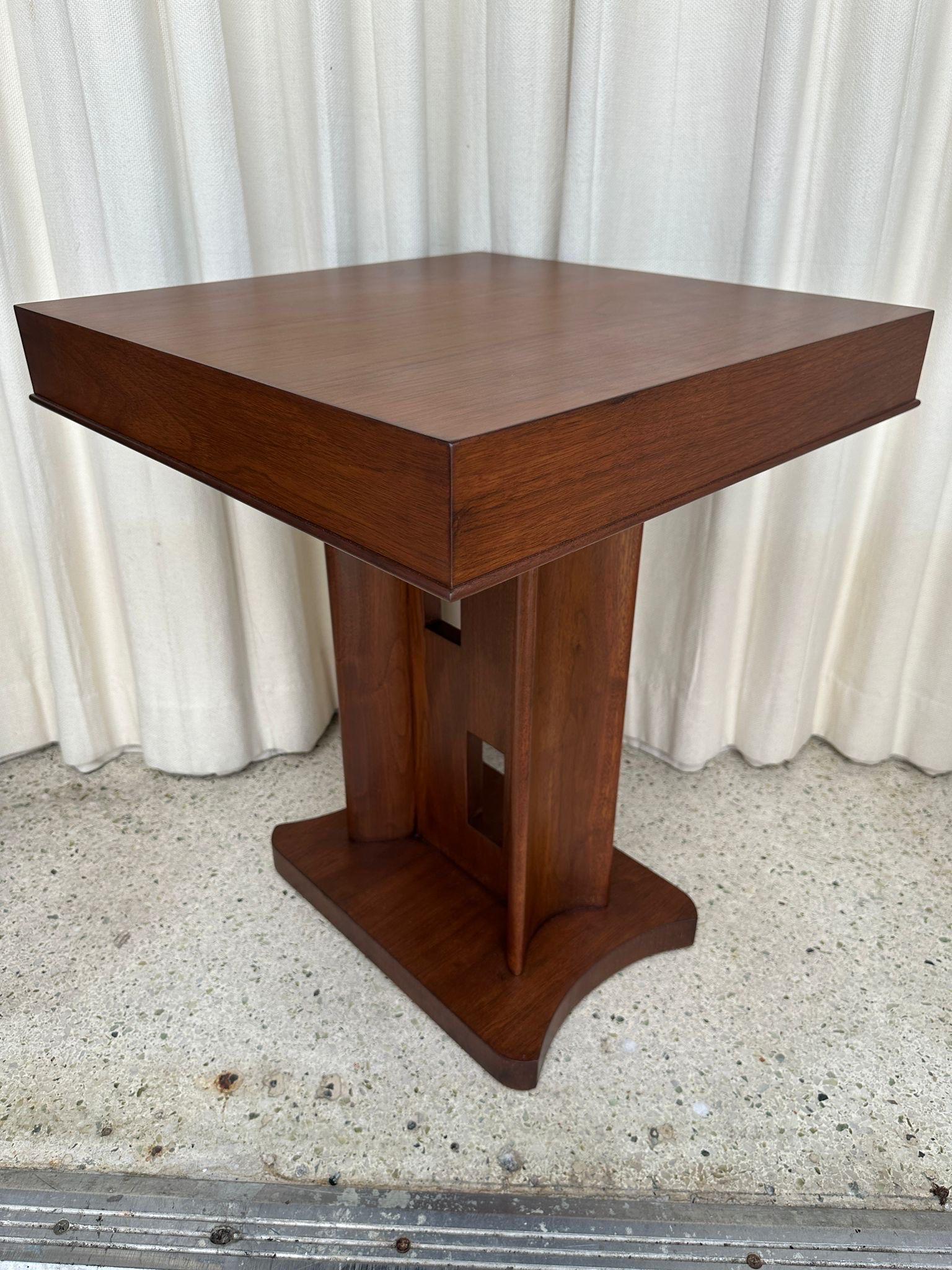 Mesa francesa Art Decó con pedestal en venta 1