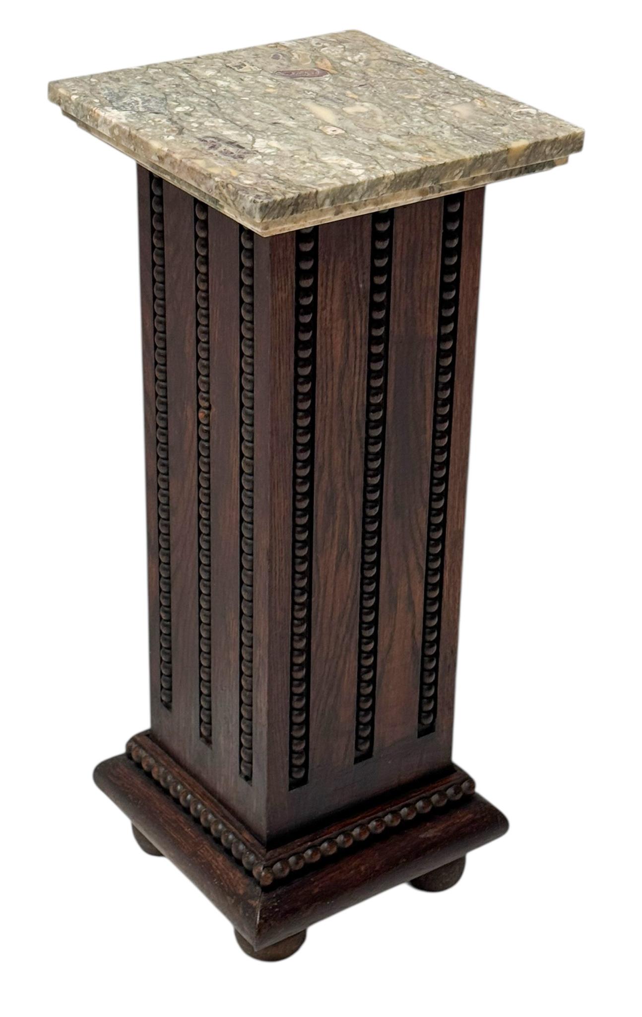 Französischer Art-Déco-Sockel mit mehrfarbiger Marmorplatte, 1930er Jahre (Art déco) im Angebot