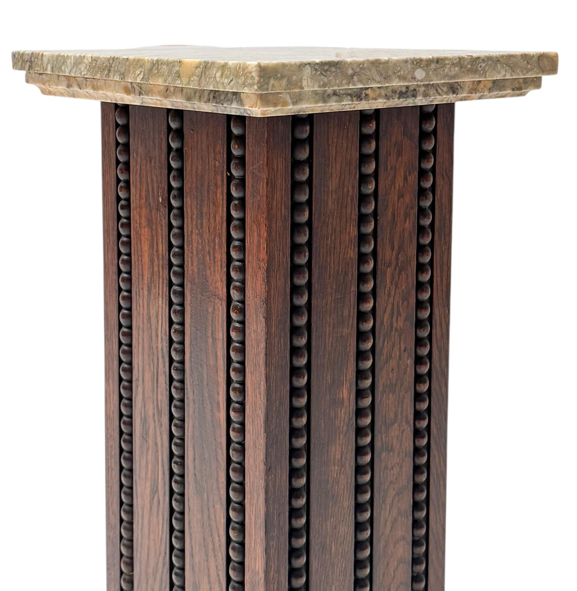 Piedistallo Art Deco francese con piano in marmo multicolore, anni '30 In condizioni buone in vendita a Amsterdam, NL