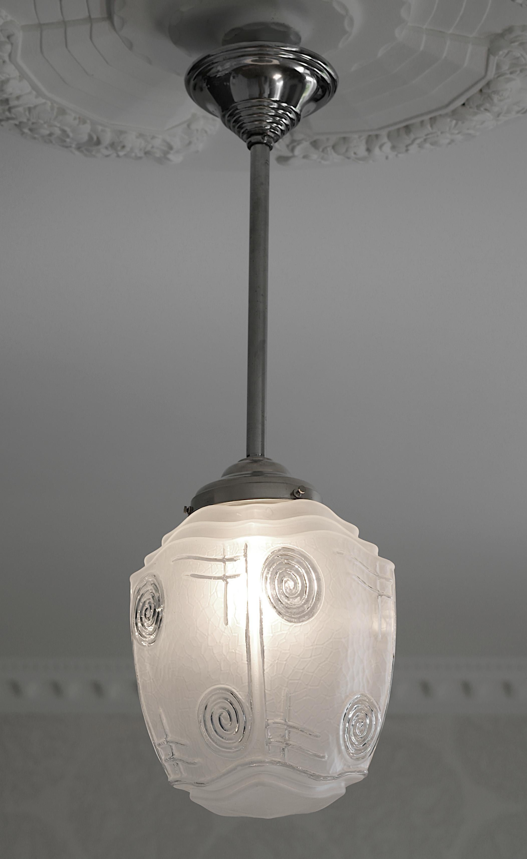 Molded French Art Deco Pendant Chandelier, 1930s For Sale