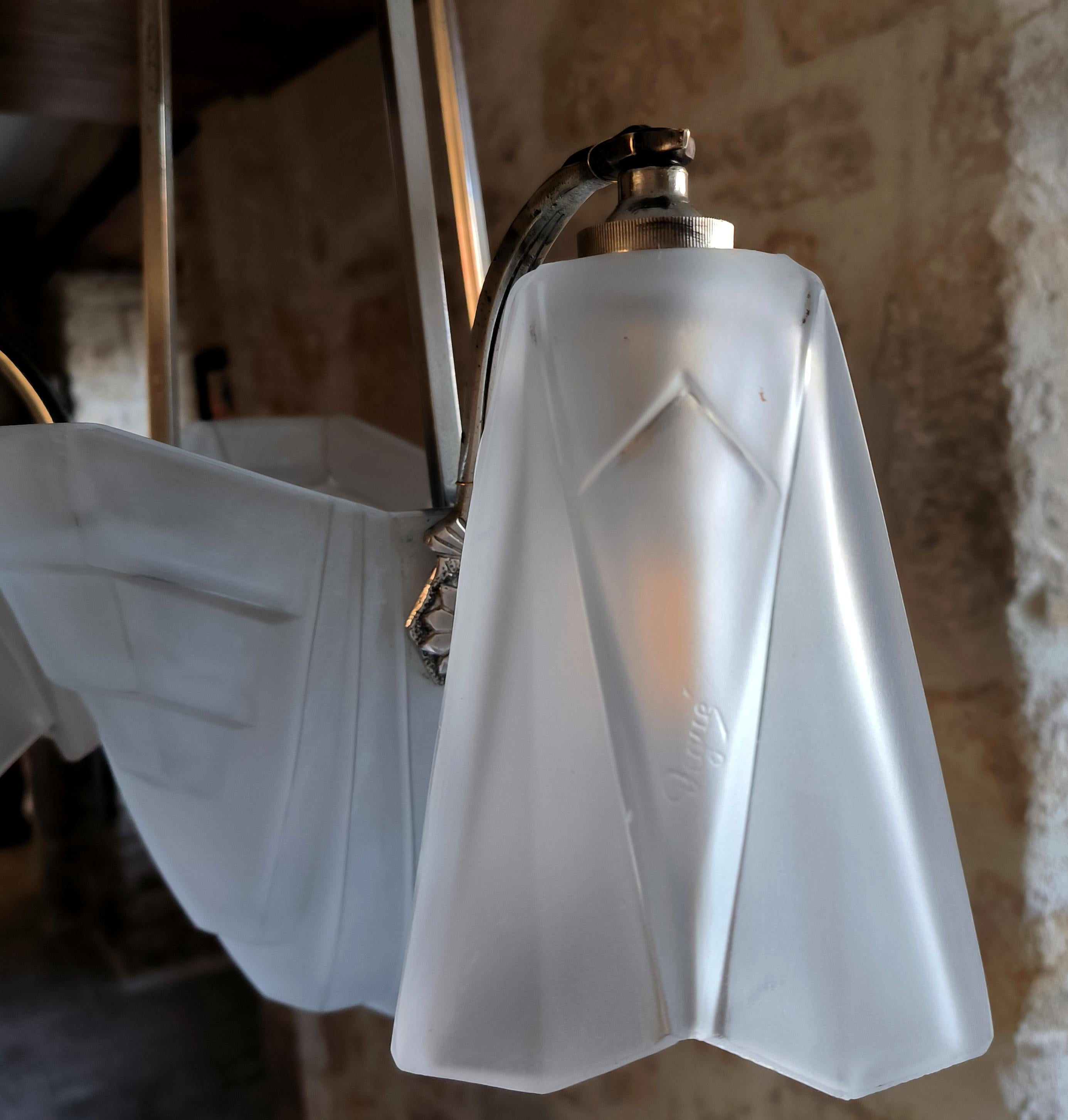 XX secolo Lampadario a sospensione in stile Art Déco francese di David David Degué, circa 1920. in vendita