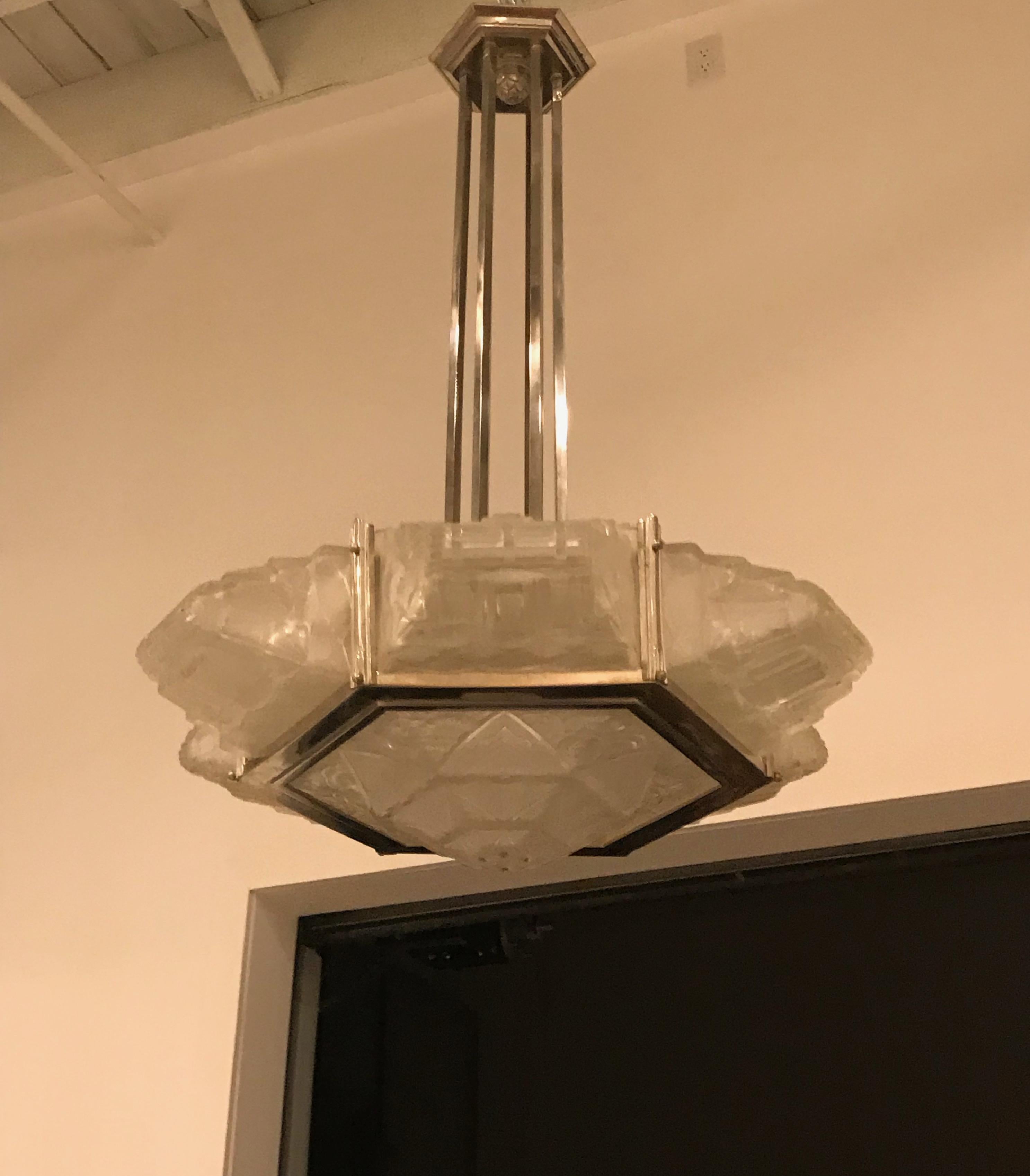 French Art Deco Pendant Chandelier by Hanots In Excellent Condition For Sale In North Bergen, NJ