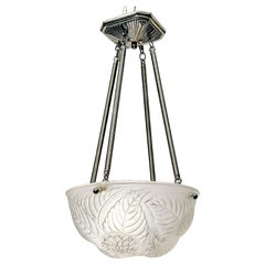 Lustre à pendentifs Art déco de René Lalique Modèle Dahlias (paire disponible)