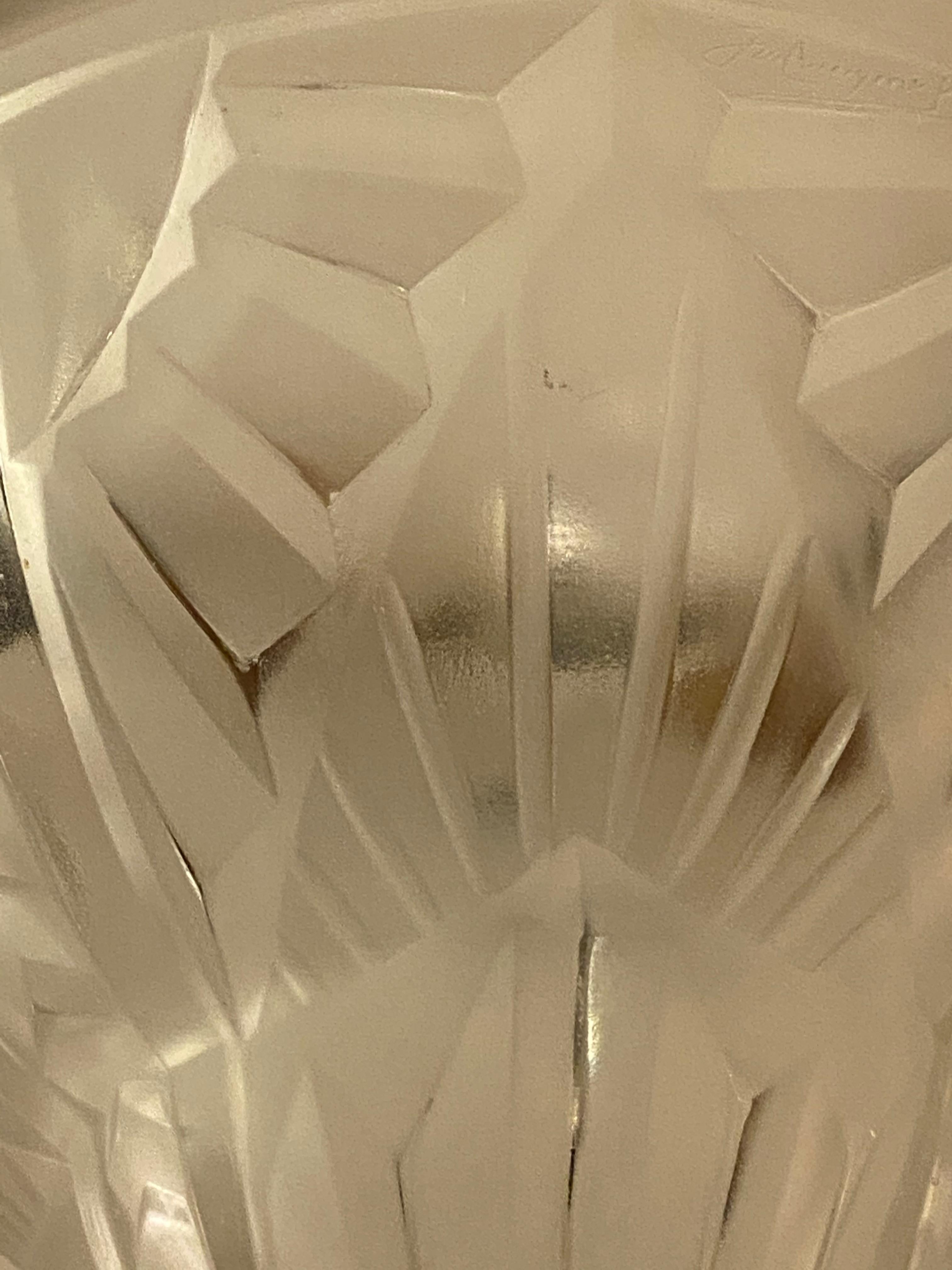 Lampadario a sospensione in stile Art Déco francese firmato da Degue in vendita 2