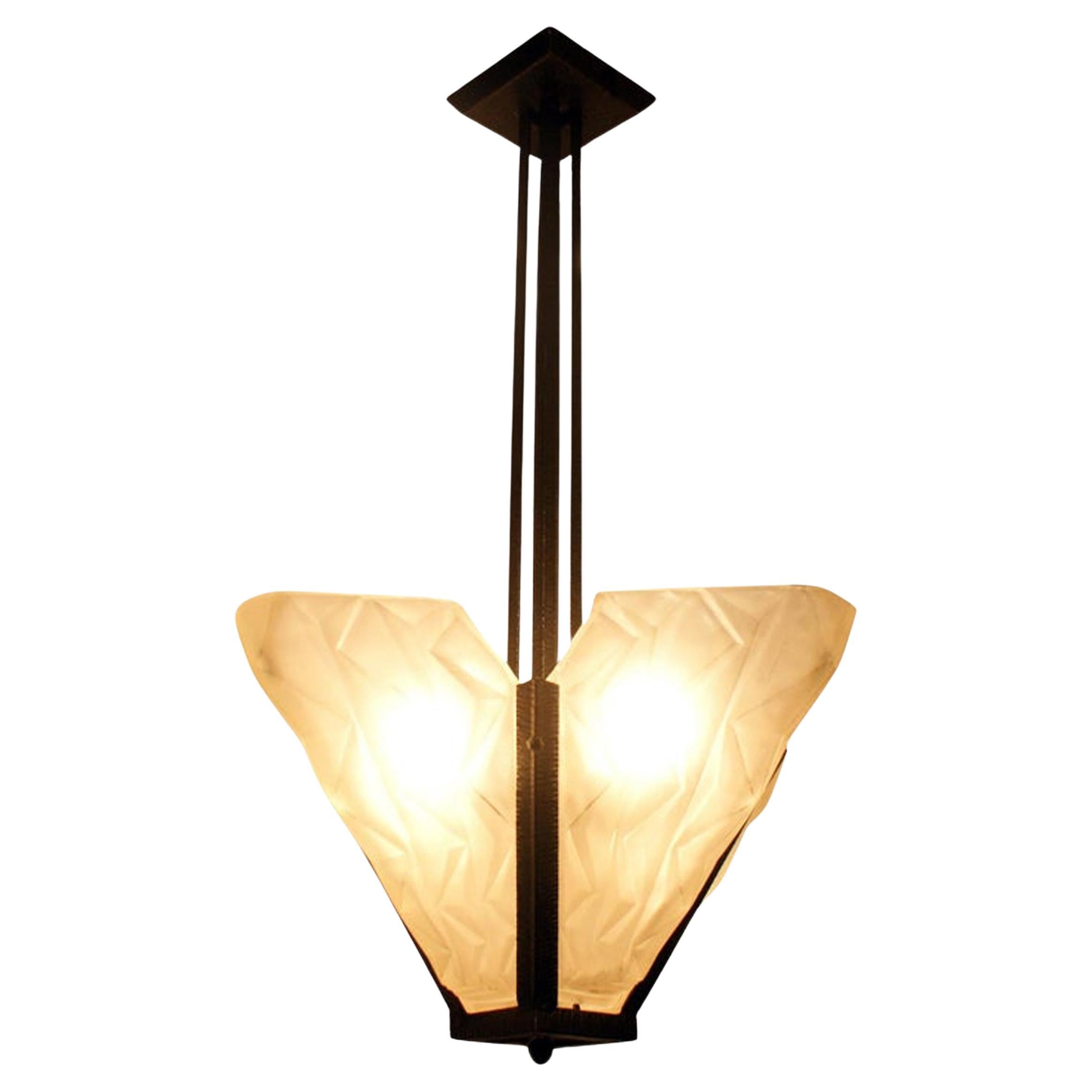 Französischer Art-Déco-Kronleuchter, signiert Degué, Frankreich, ca. 1930er Jahre im Angebot