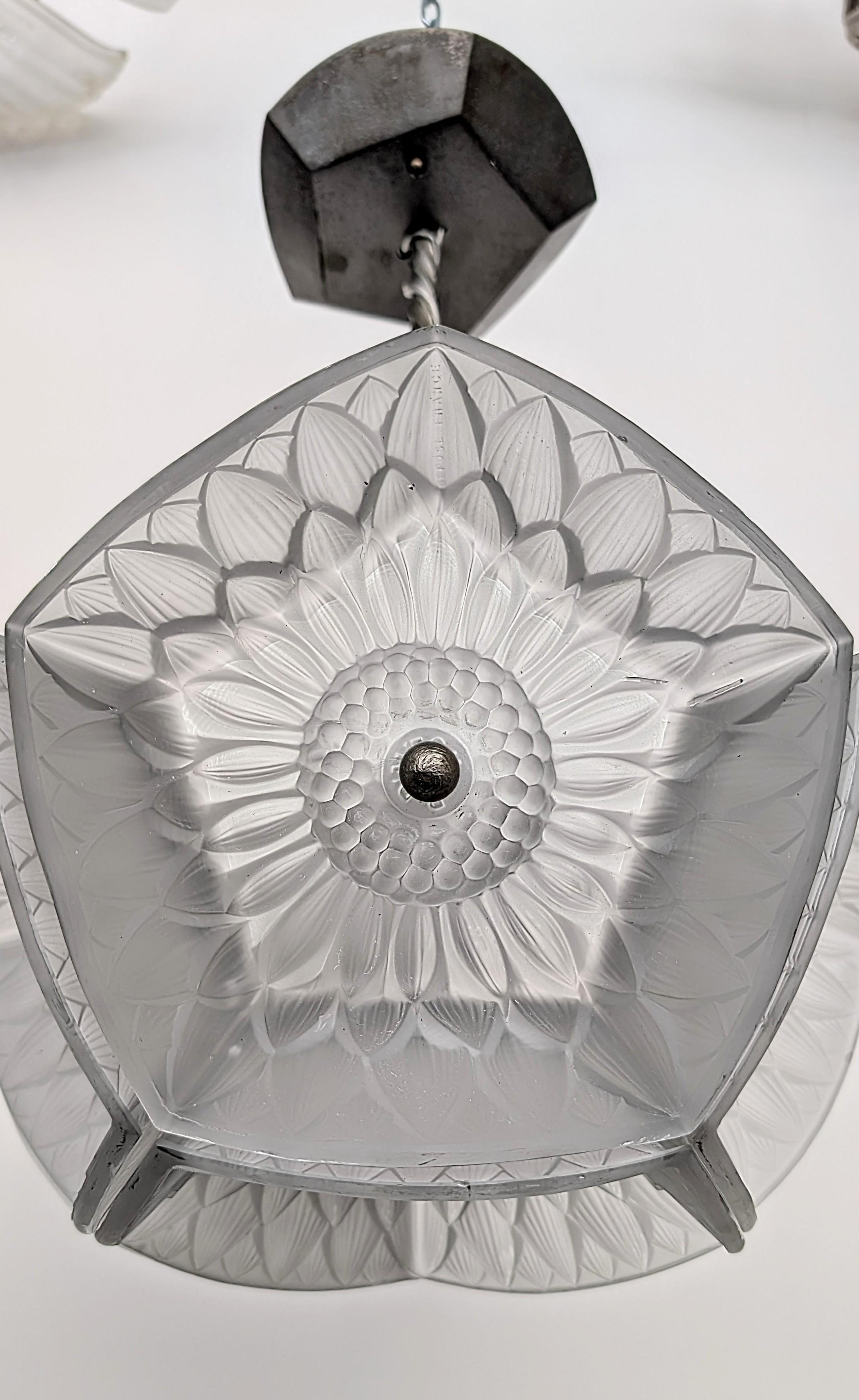 Français Lustre Art déco français signé Pierre D'Avesn en vente