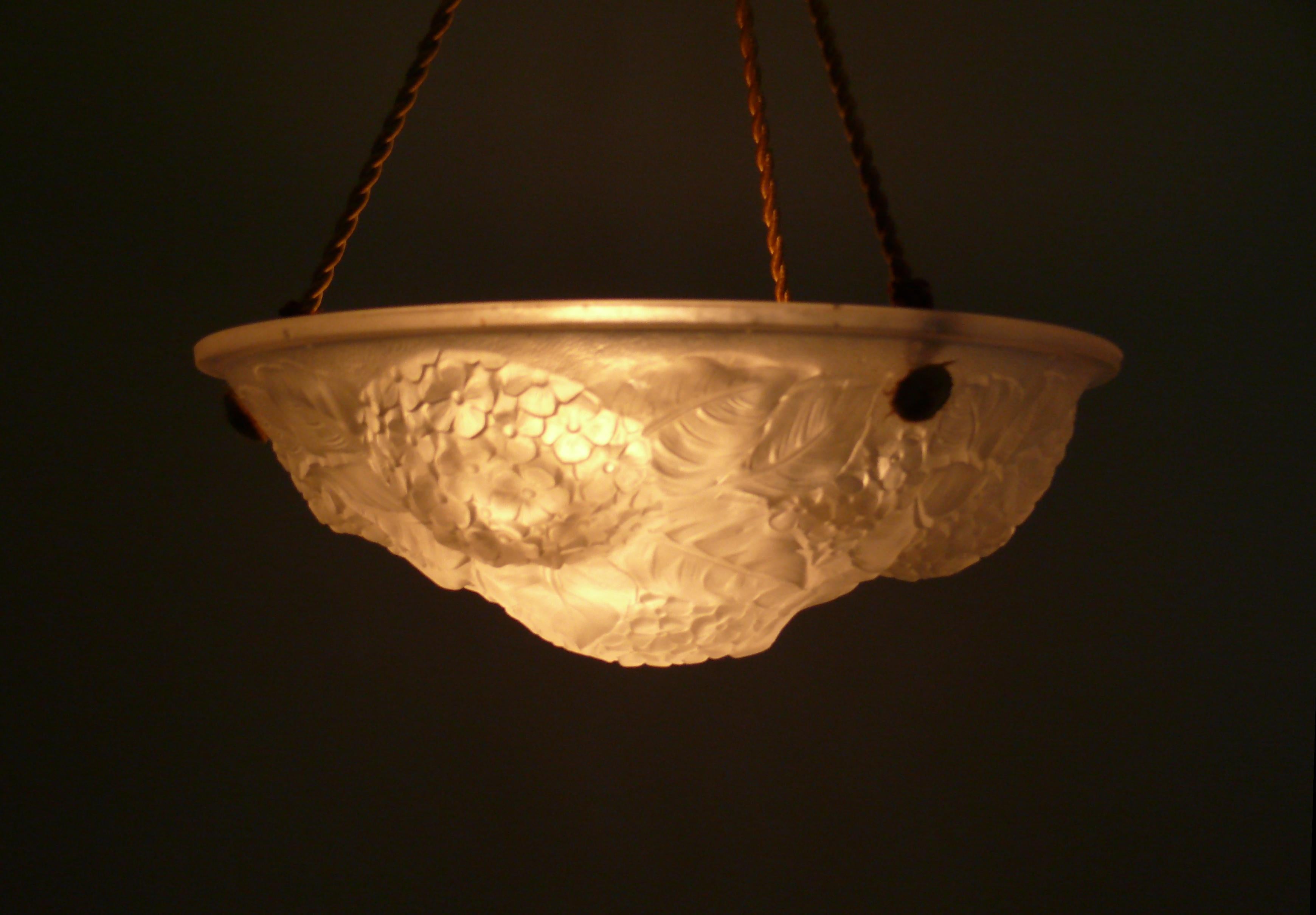 French Art Déco Pendant Light, 1920s - 1930s In Good Condition For Sale In Schwerin, MV