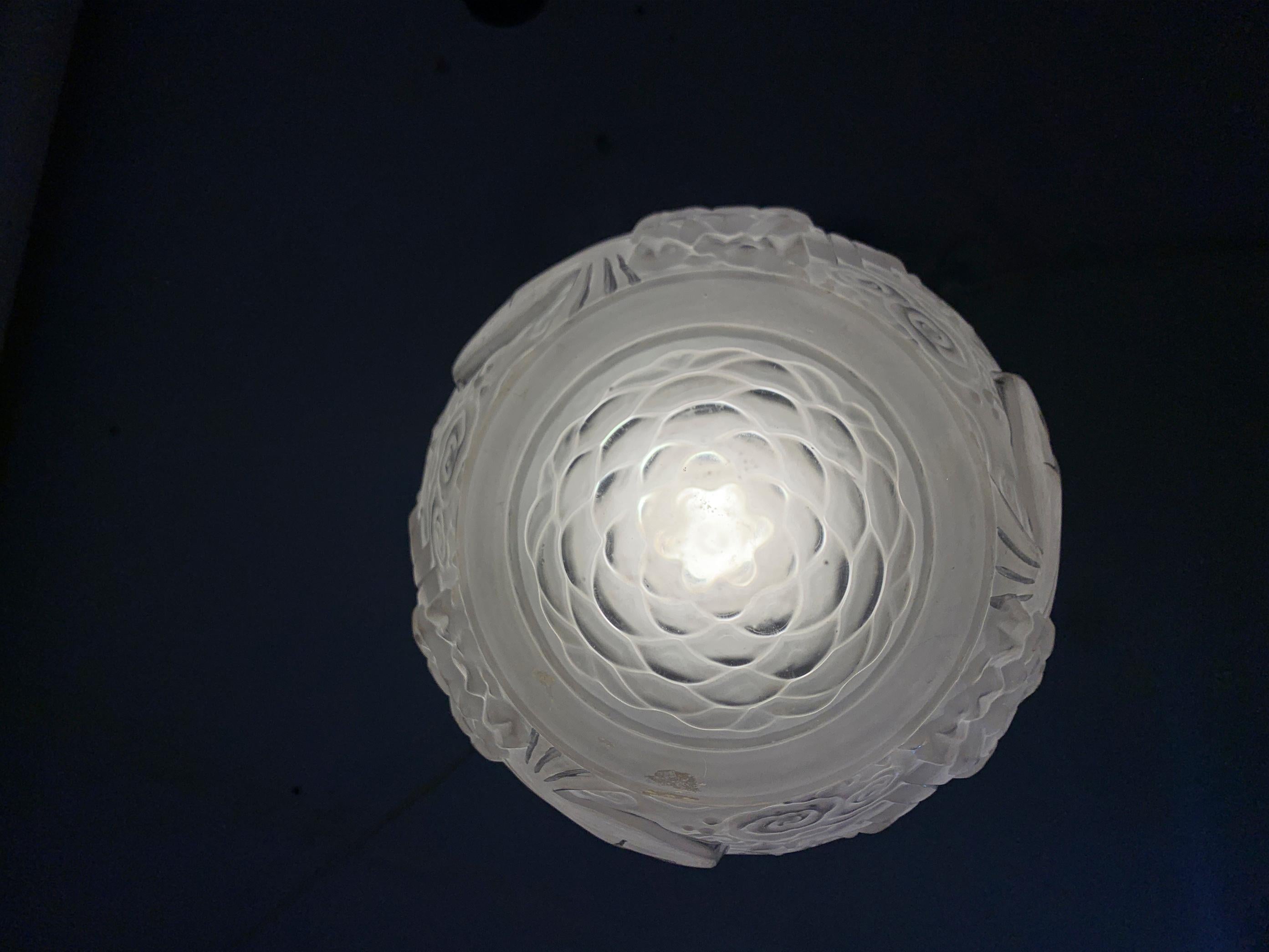 French Art Déco Pendant Light Signed Muller Frères Luneville, circa 1920 For Sale 3