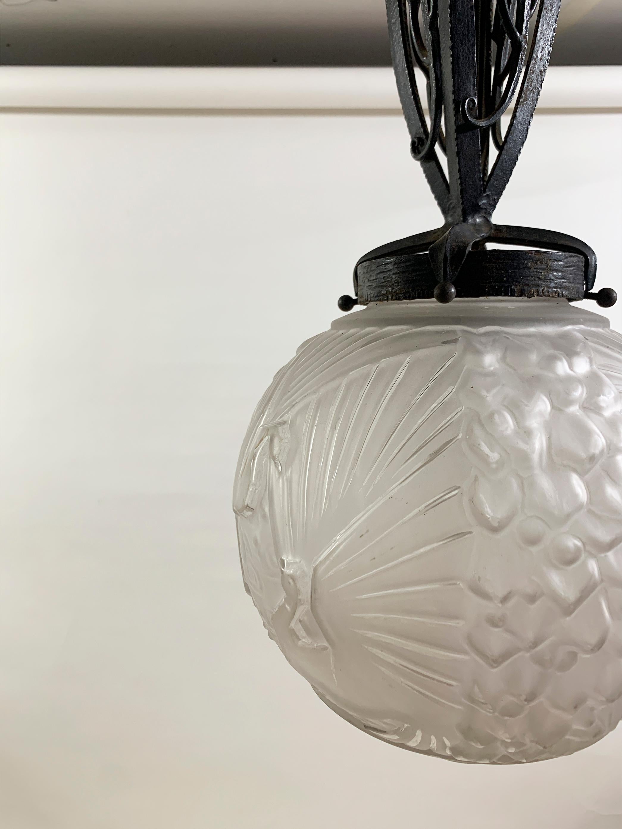 Art Deco French Art Déco Pendant Light Signed Muller Frères Luneville, circa 1920 For Sale