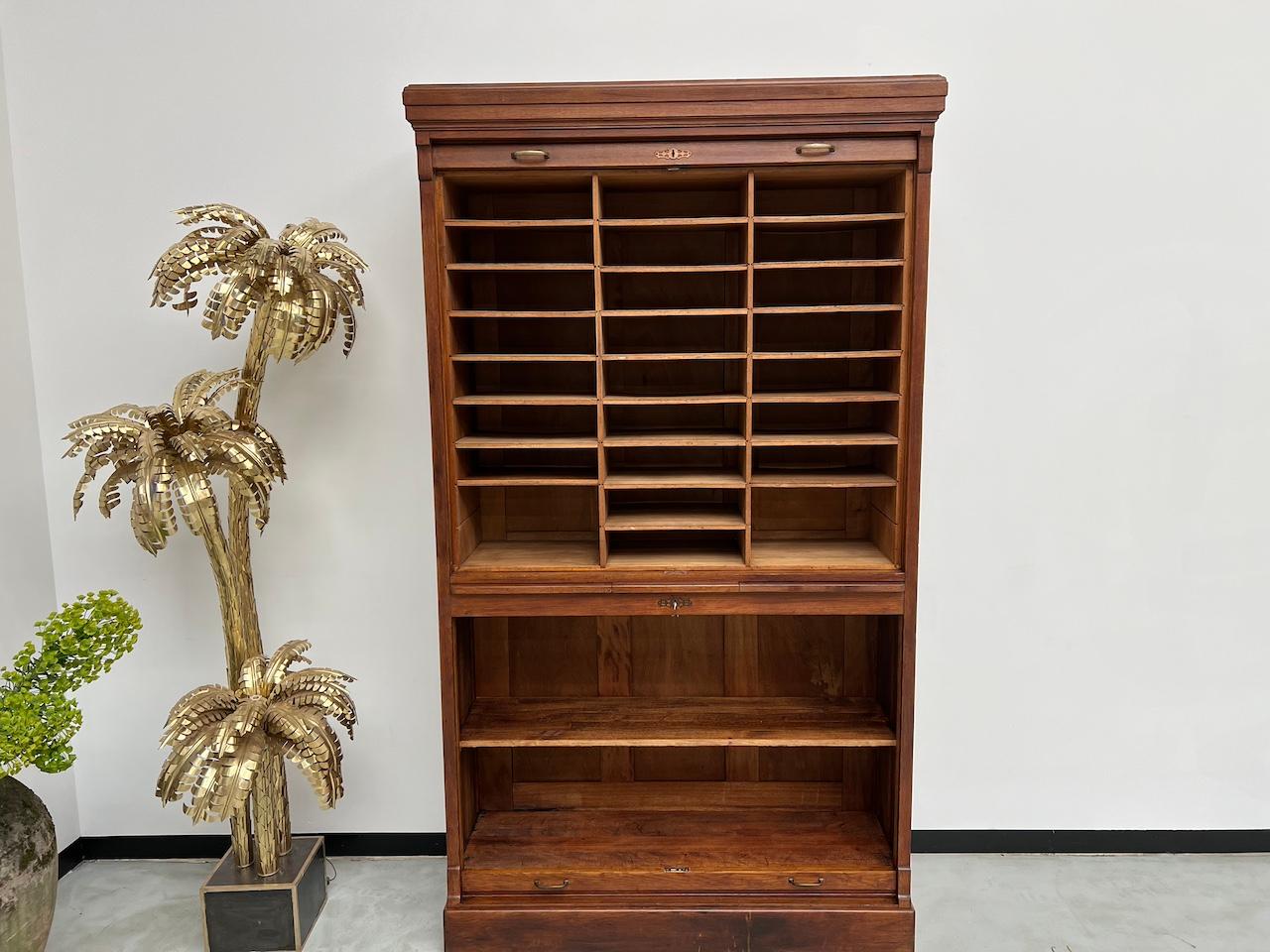 French Art Deco period curtained filing cabinet in solid oak, 1930s For Sale 14