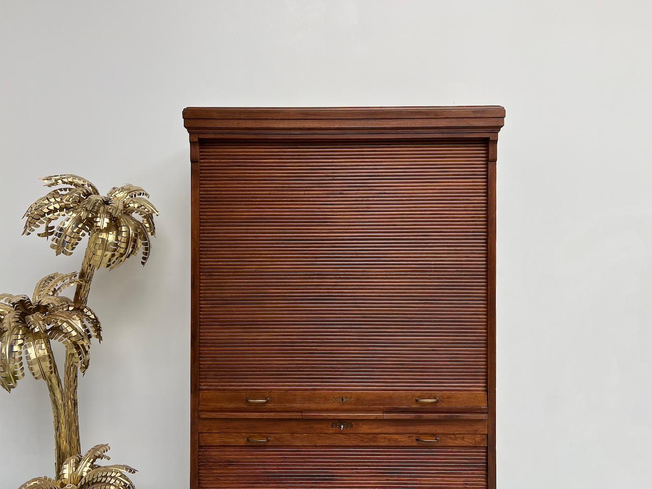 French Art Deco period curtained filing cabinet in solid oak, 1930s In Good Condition For Sale In LYON, FR
