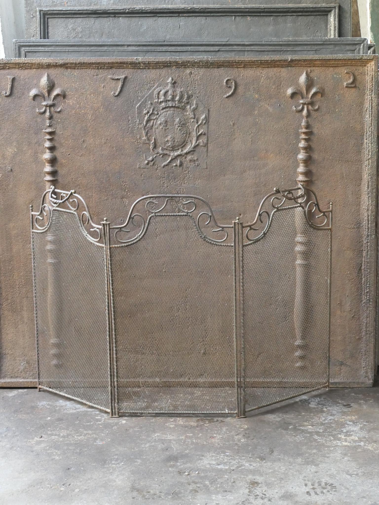 French Art Deco Period Fireplace Screen In Good Condition For Sale In Amerongen, NL