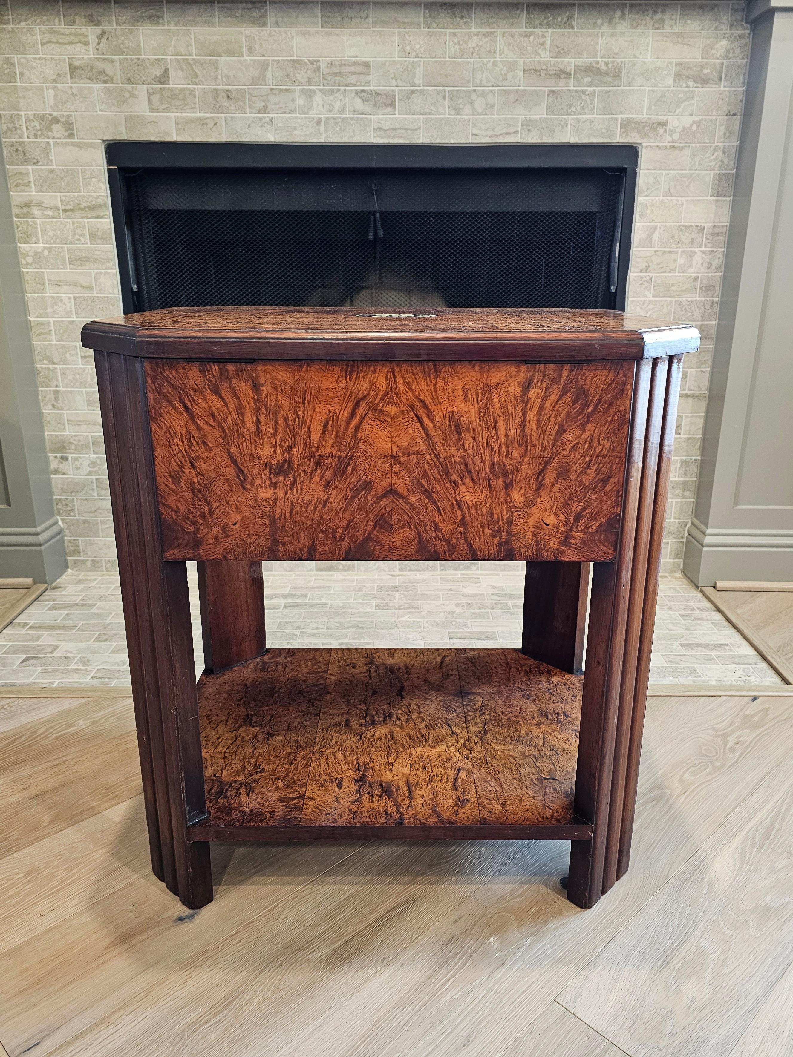 Französisch Art Deco Periode Jules Leleu Manier Burlwood Arbeitstisch im Angebot 5